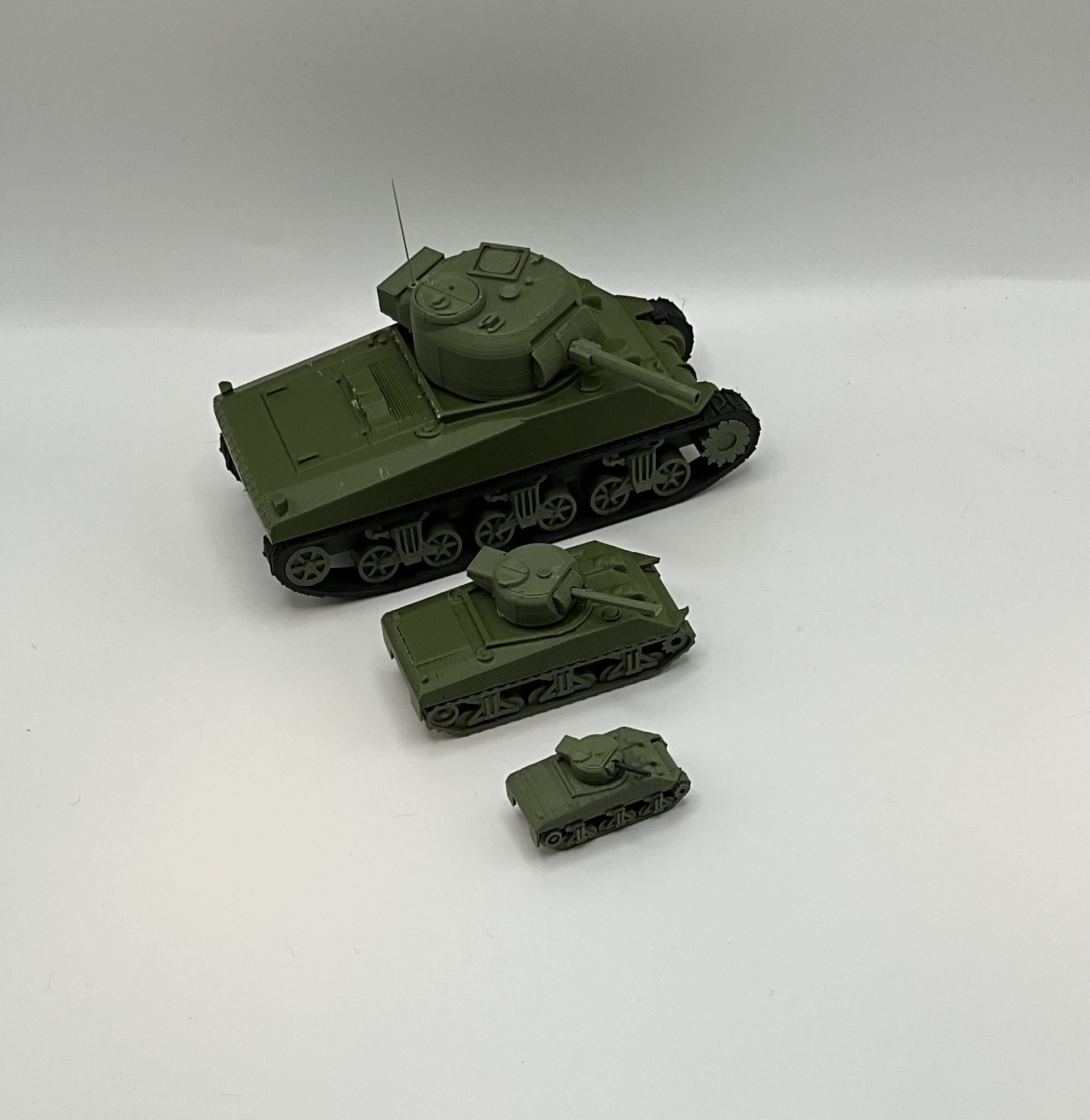 What are the differences between late war British and American 