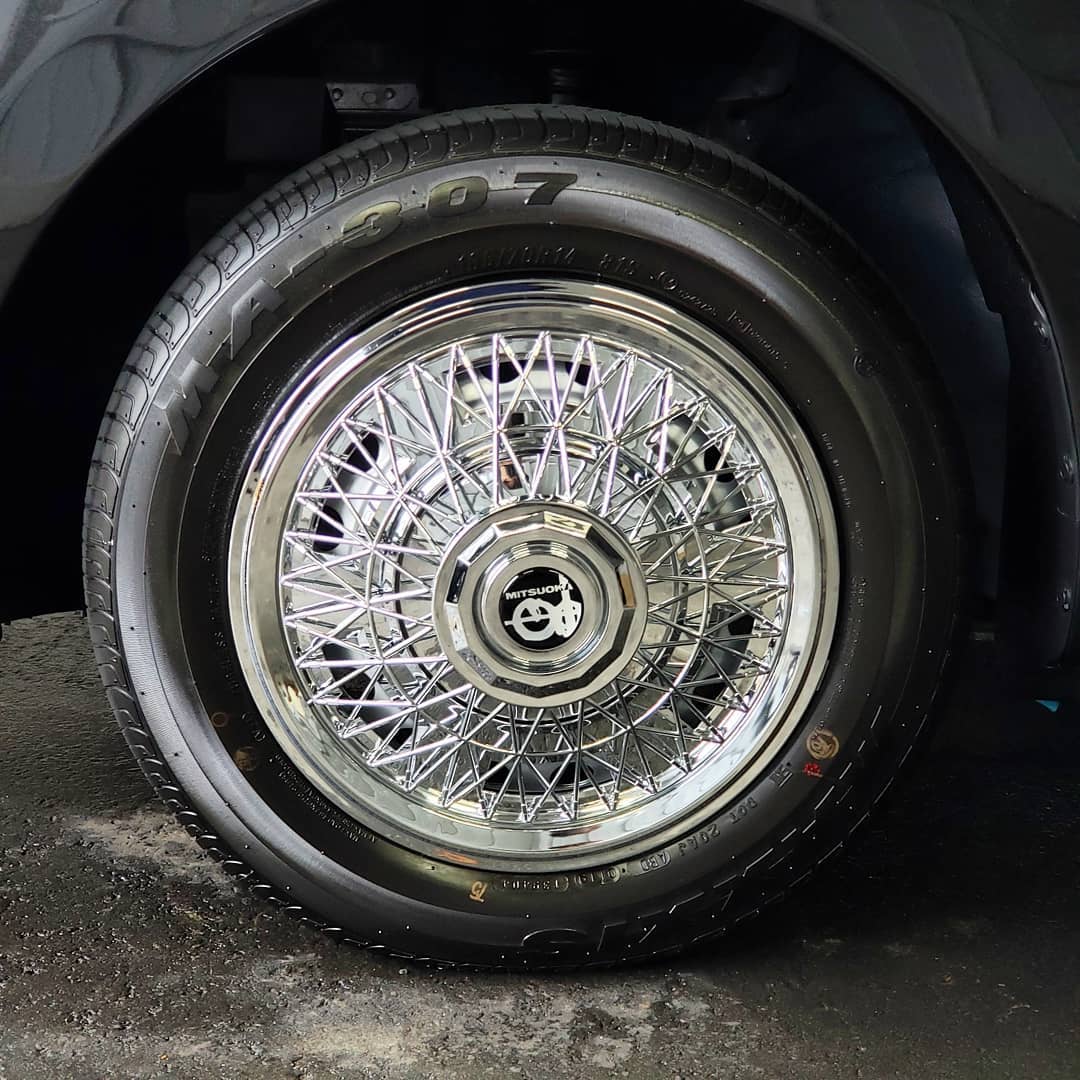 お客様へご納車の準備中のビュート、ピカピカに仕上げています！ 足元 