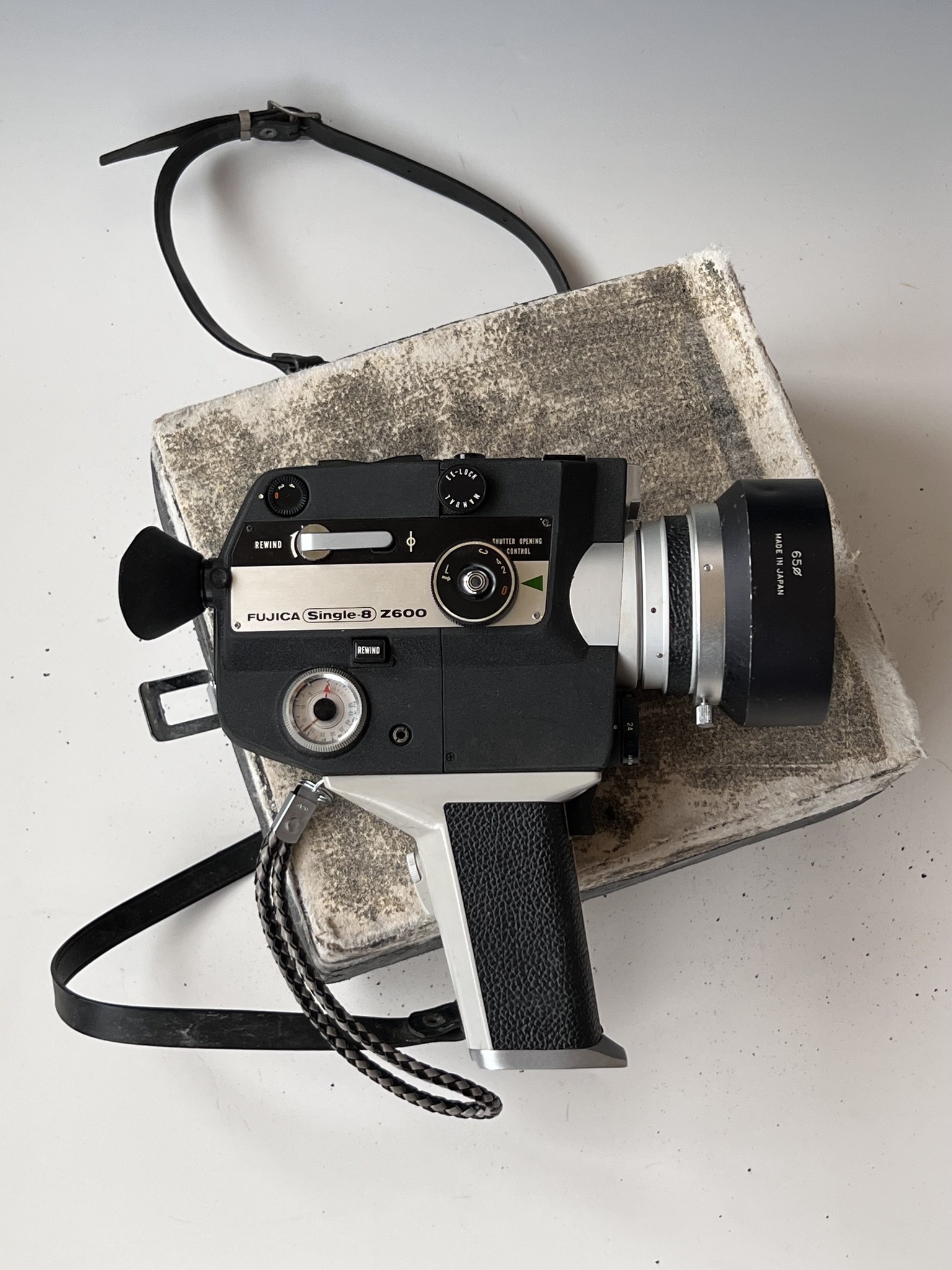 Alas, beyond repair, the case of the Fujica Z600. But it did what