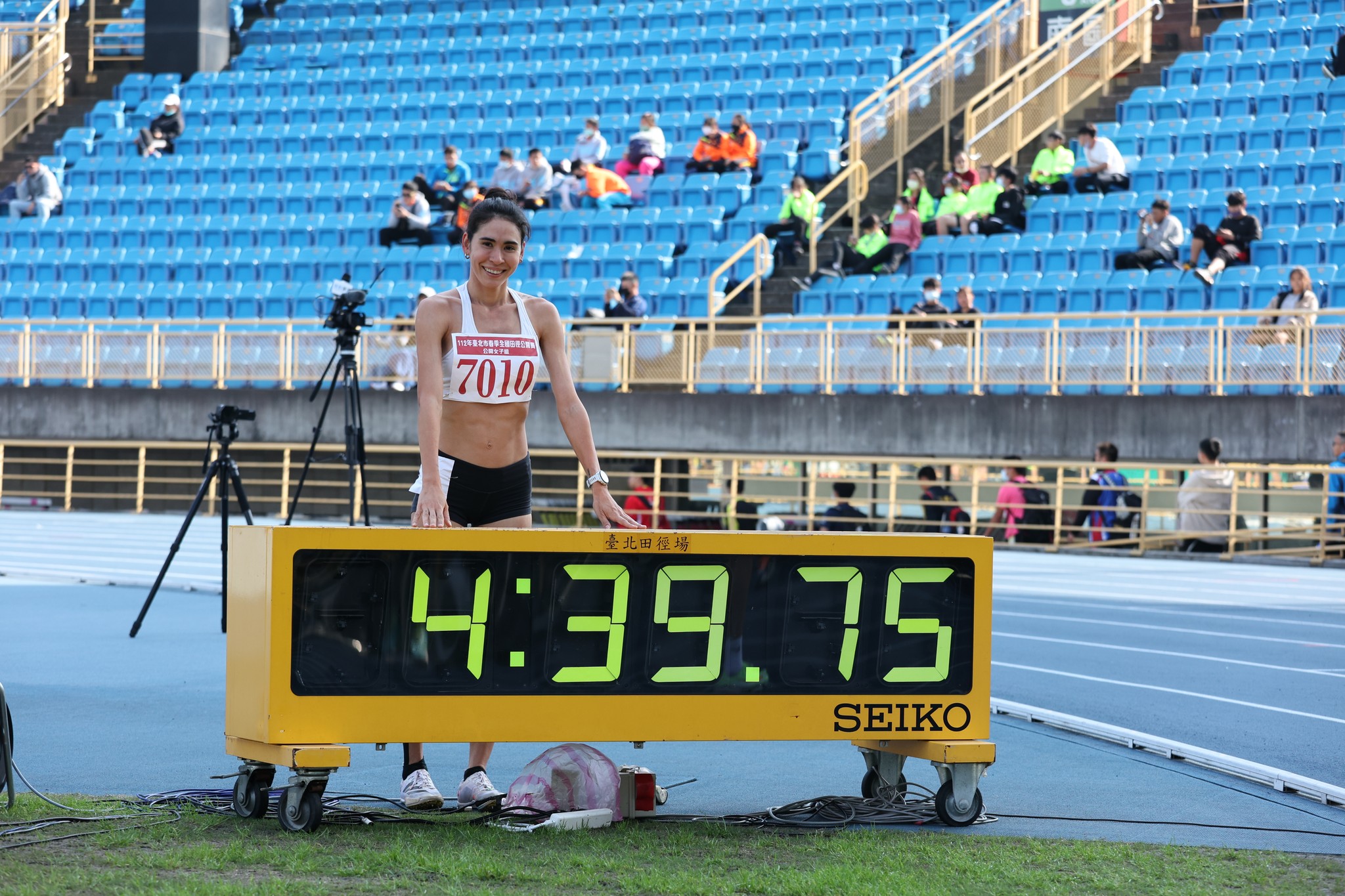 運動筆記 - 恭喜 雷理莎 Lisa Ries 以 4:39.75 打破春季盃公開女子千五大會紀錄🔥... | Facebook