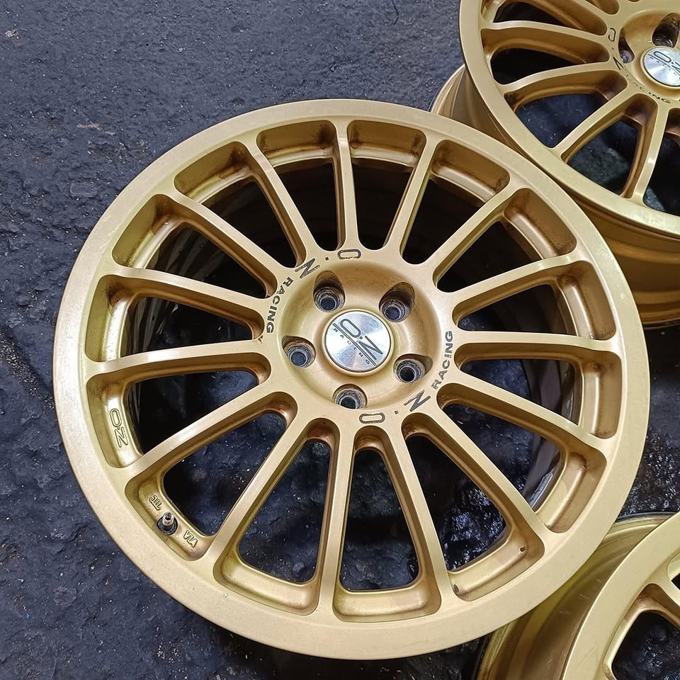 O.Z RACING SUPERTURISMO GOLD MADE IN ITALY R17X7J 5X100 OFFSET 48