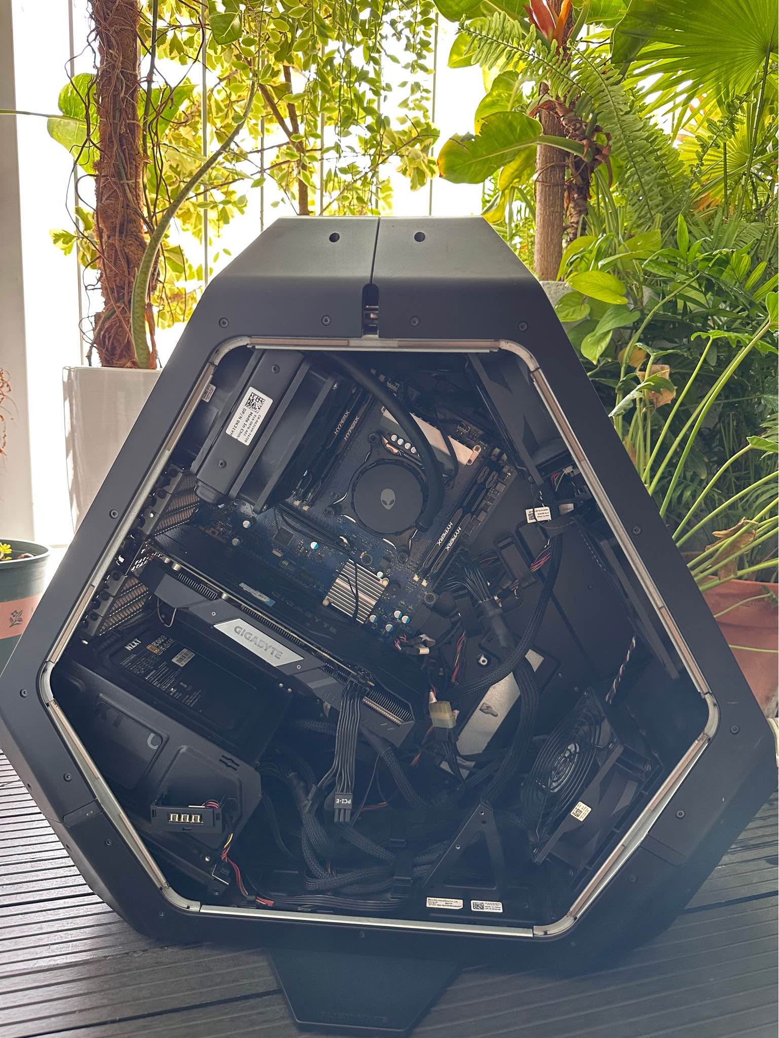 Alienware Area 51 R2 Desktop 2015 - Computer Cases - Ho Chi Minh City ...