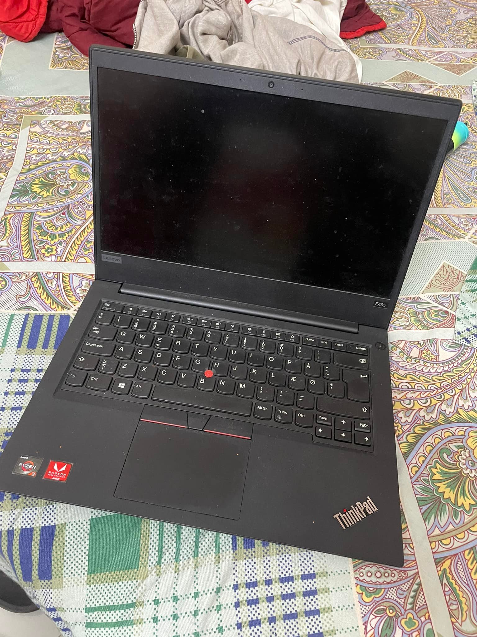 Lenovo thinkpad x270 Core i5 6th Generation CPU @2.40GHz (4CPUs 
