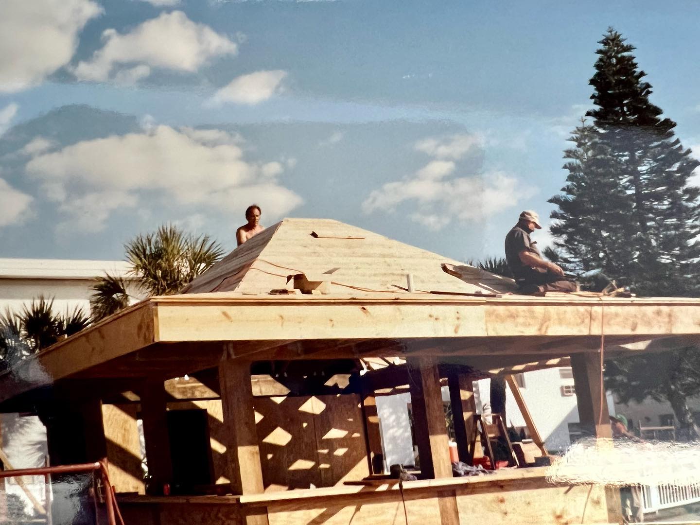 Bon-Aire - The making of Friday nights at Sandbar Bills 🍻🔨 The bar was ...