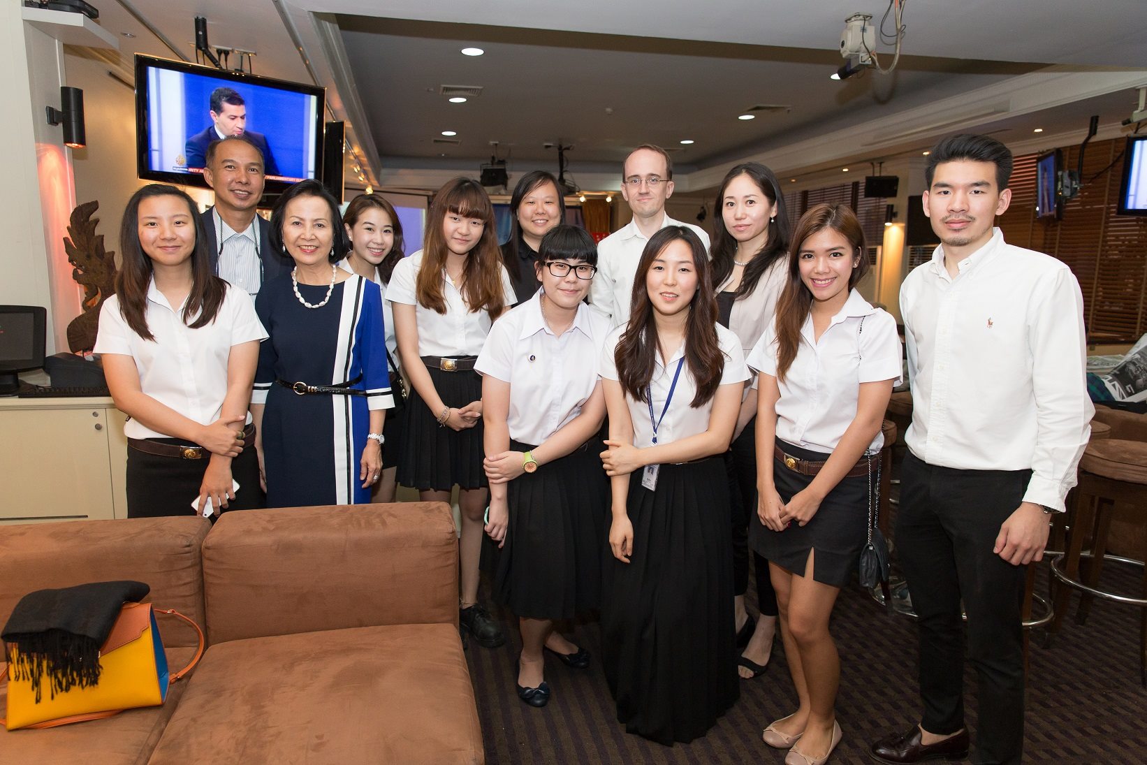 Photos... - Foreign Correspondents' Club of Thailand - FCCT