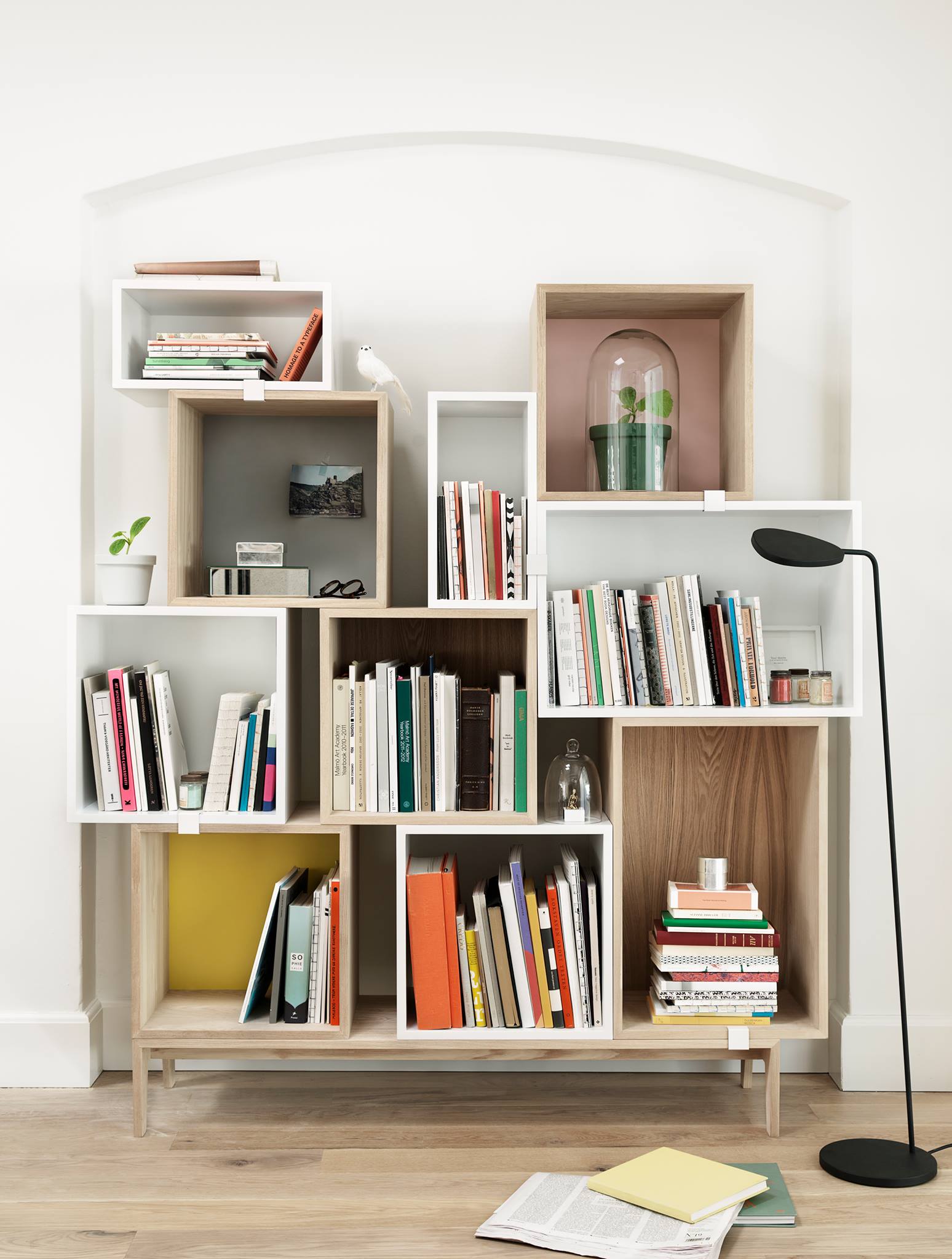 Muuto - Create your own small library with the Muuto Stacked