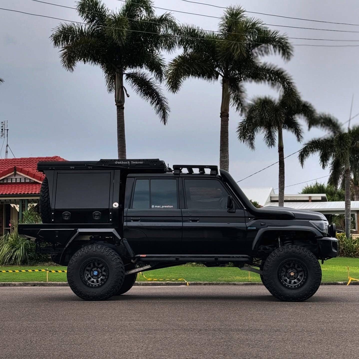 4x4 - 79 Series LC 🖤🔥 📸: @mac_preston | Facebook
