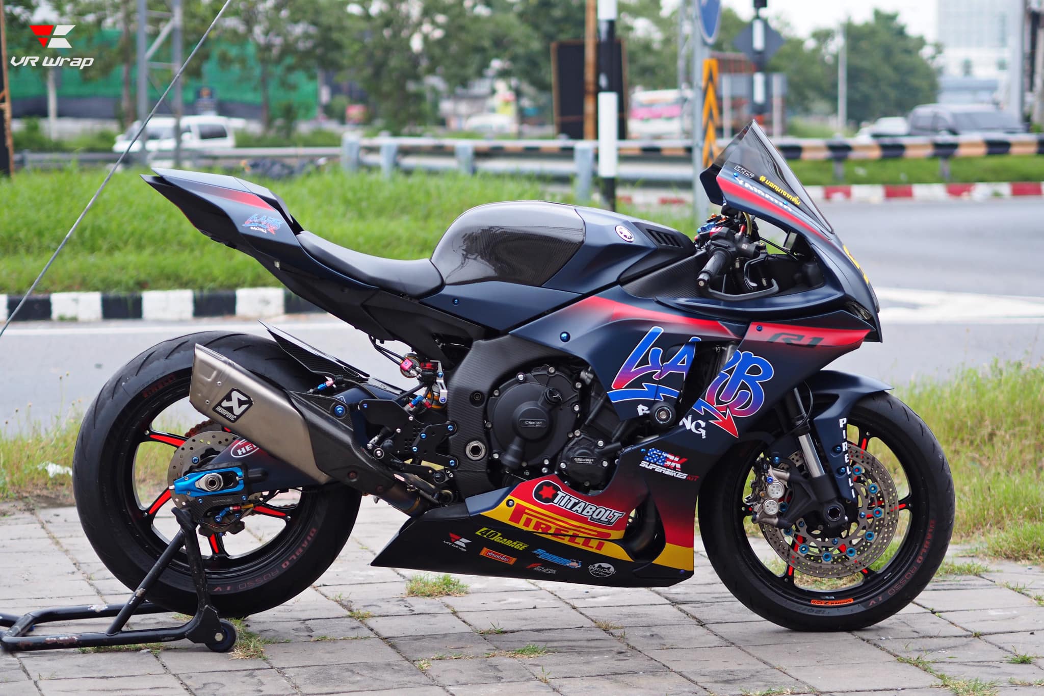 VR Wrap - Yamaha R1 Larb Racing ออกแบบและติดตั้งสติกเกอร์... | Facebook
