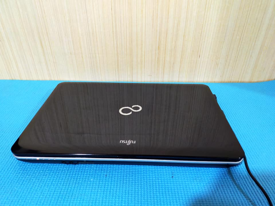 富士通 AH30/L Celeron 4GB 320G win10 Fujitsu model: lifebook AH30/L specs: celeron 1005M 1.90ghz 4gb