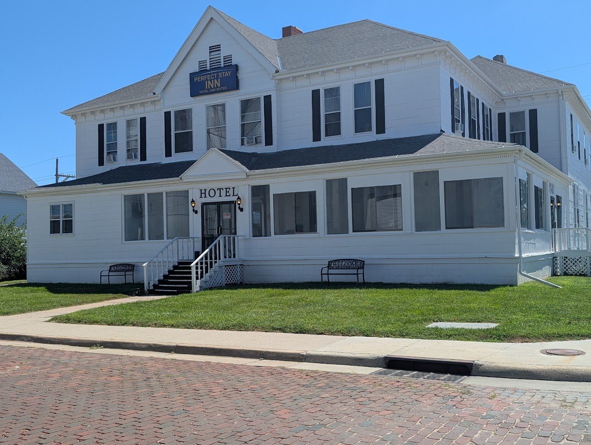 Cody - This is a motel building in Blair known today as the Perfect ...