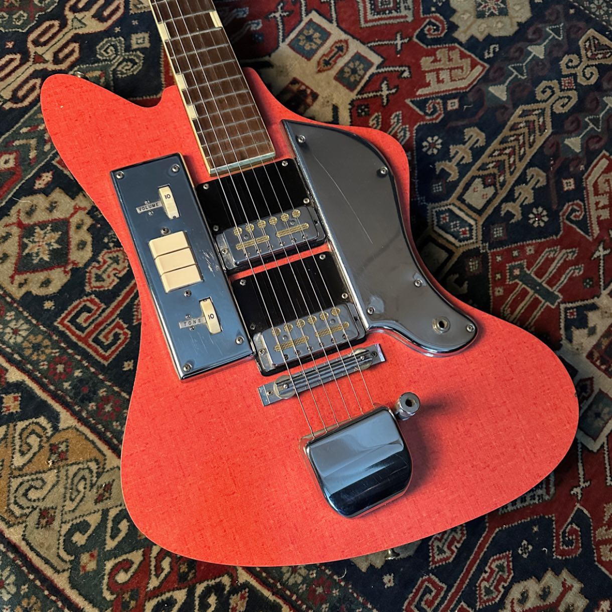 Teisco SD-2L and SD-4L guitar details