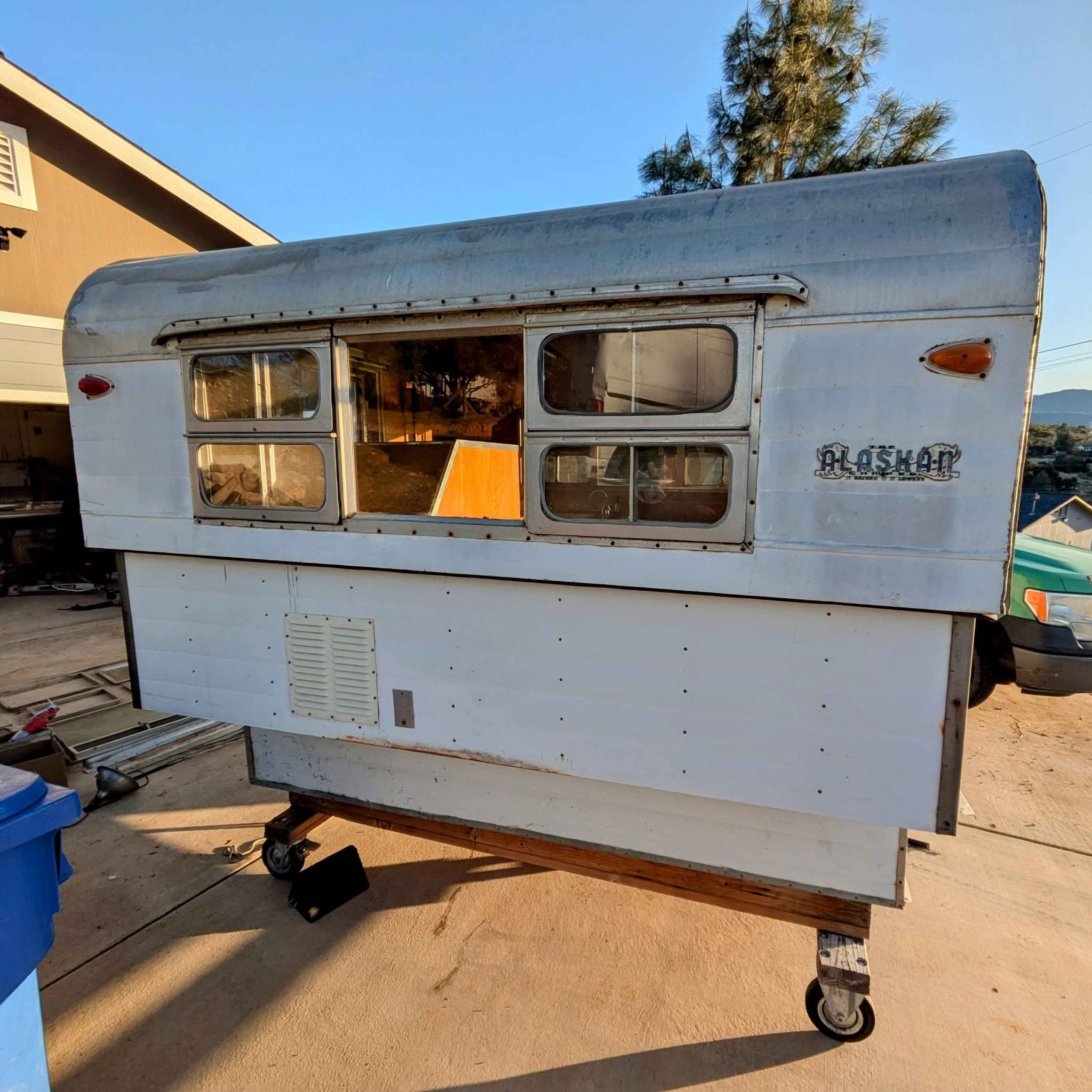 1958 Alaskan slide in truck bed camper 8' original model + almost full ...