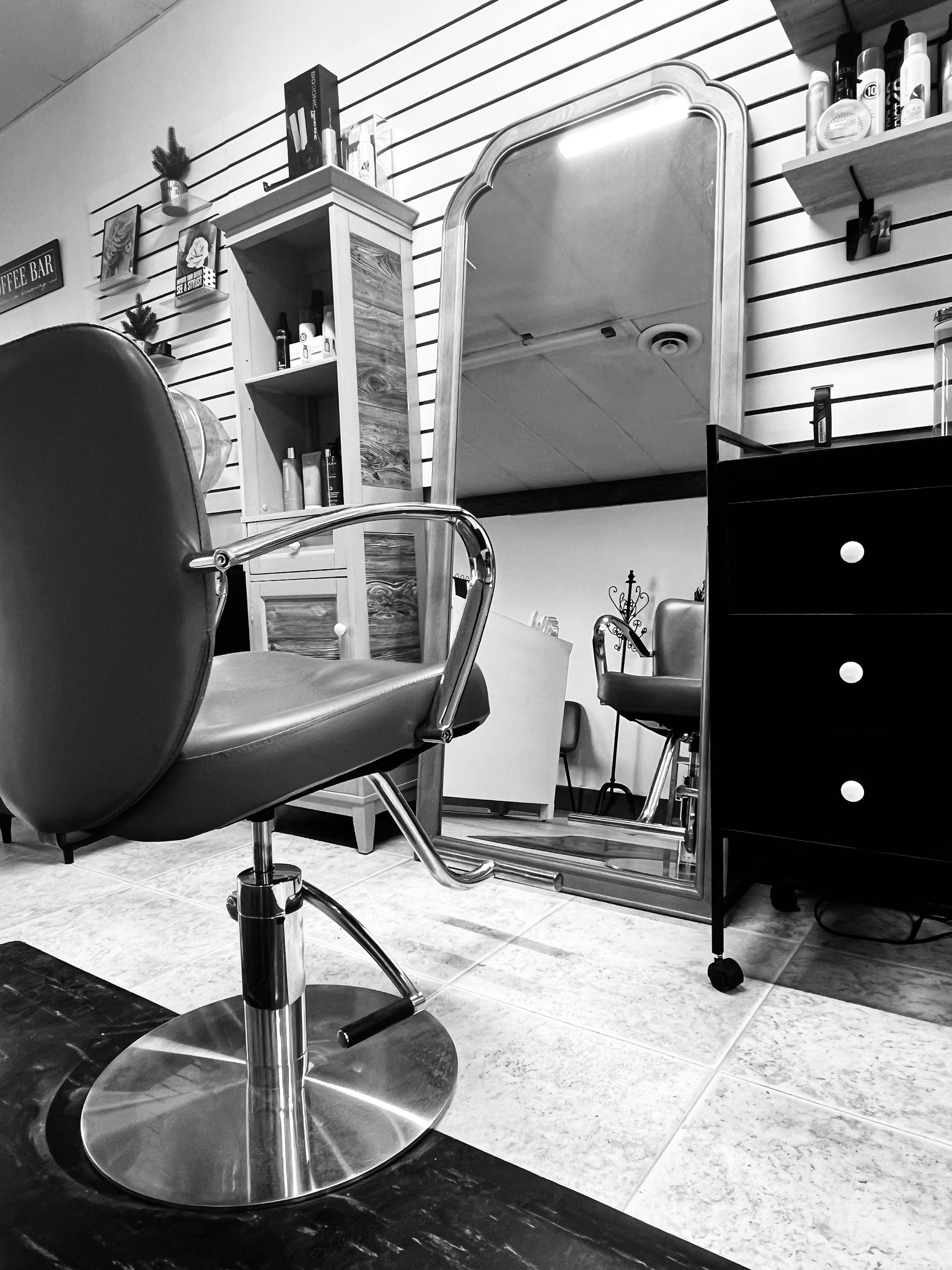 Lighten Up Salon | Paw Paw MI