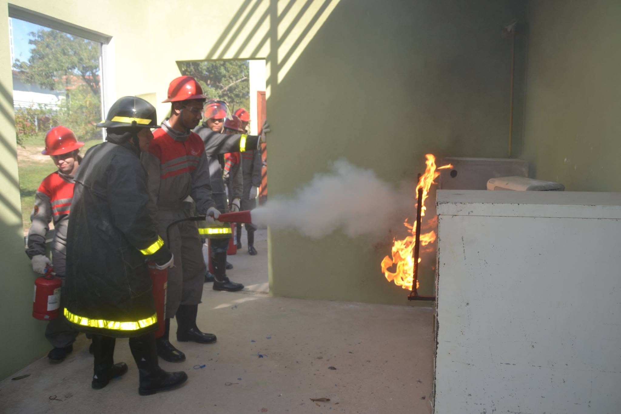 Equipe da... - Technical Fire Serviços e Equipamentos Ltda