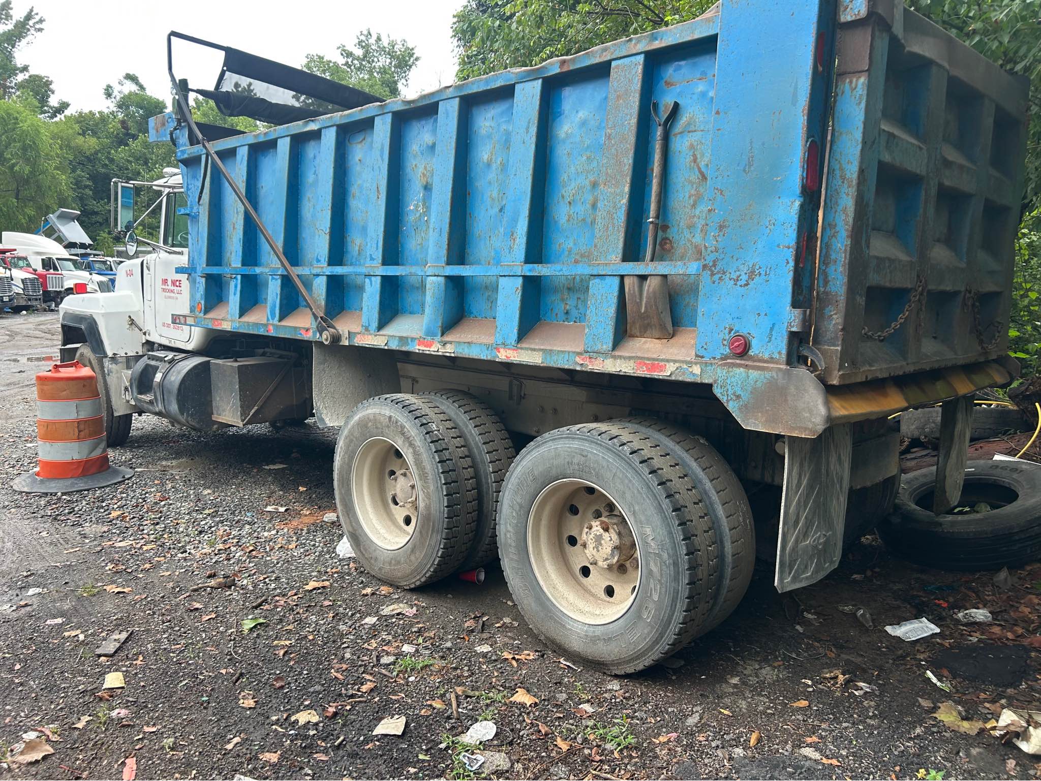 1991 Mack Rd 688
