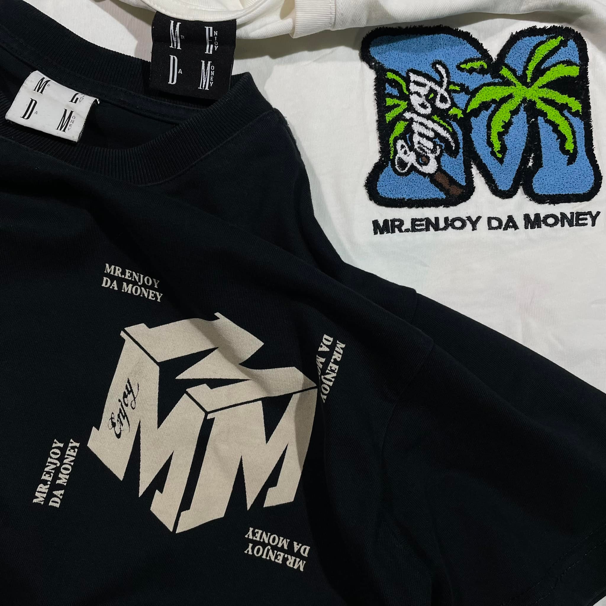 Mr.Enjoy Da Money Black ...? Size 18 Length 25 Price 30000 (Tee 