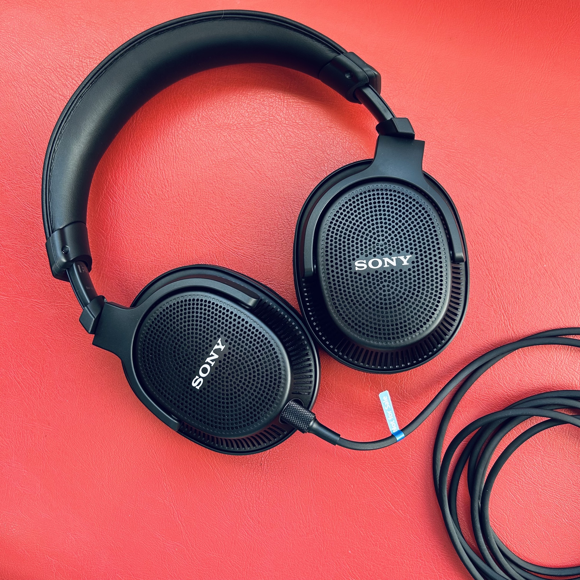 Sony has announced the h.ear on MDR-100A Hatsune Miku edition