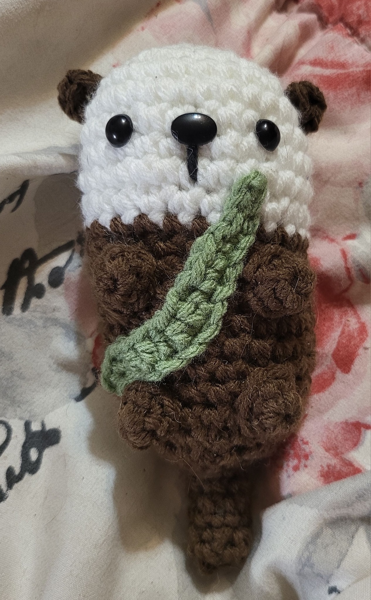 Small Bashful Otter 198$ (per piece)