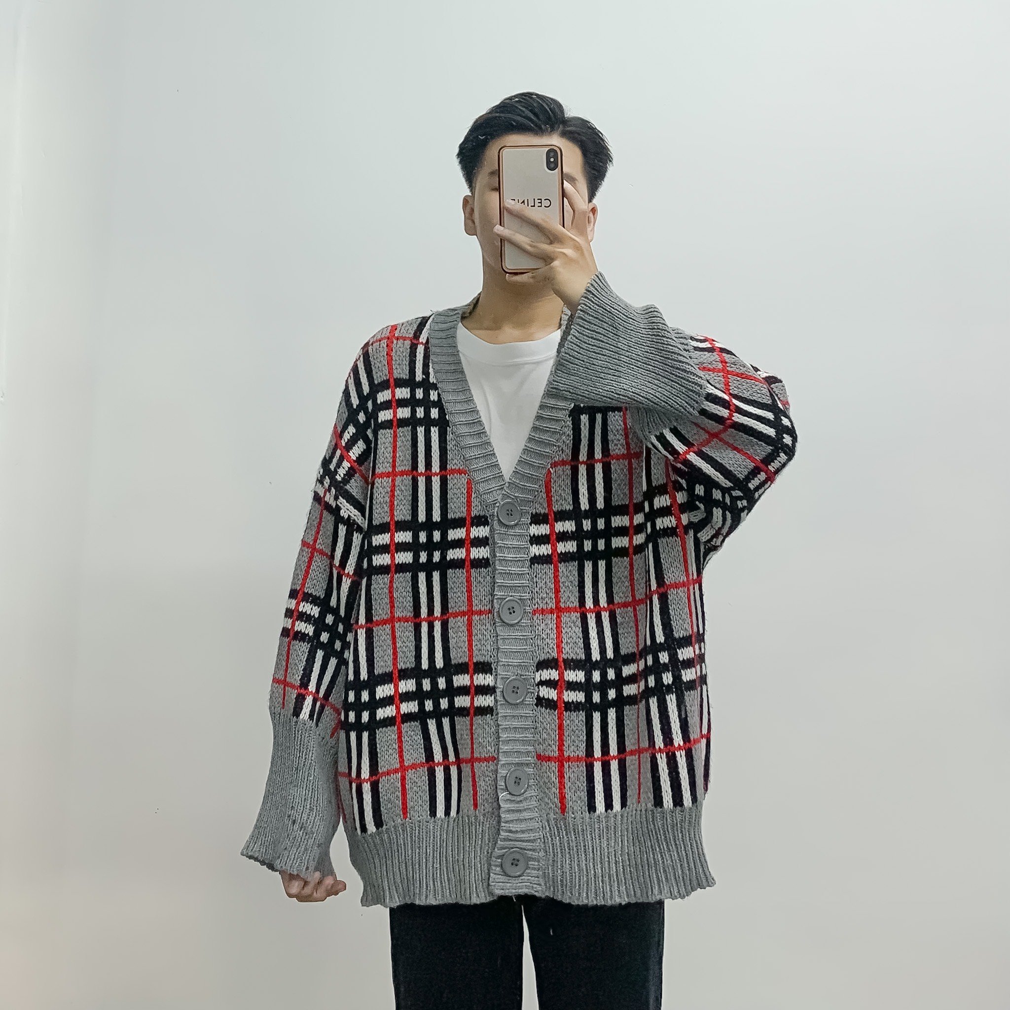 Color.2hand - 𝐂𝐀𝐑𝐃𝐈𝐆𝐀𝐍 Xinh gì mà xinh lạ xinh lùng. Tủ đồ... | Facebook