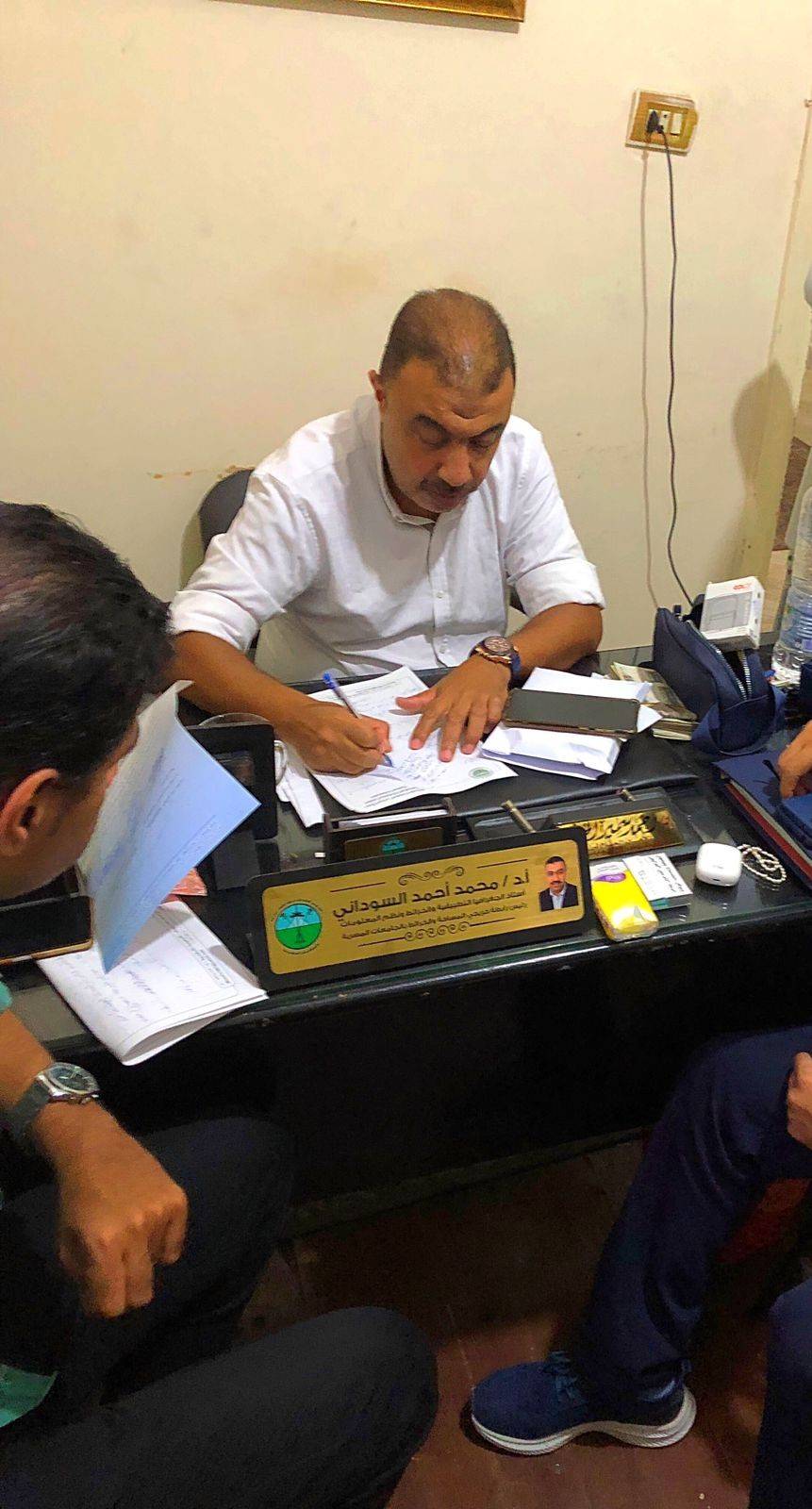 اجتماع مصغر بين ا.د محمد السوداني رئيس مجلس الإدارة و د . احمد سمير ...