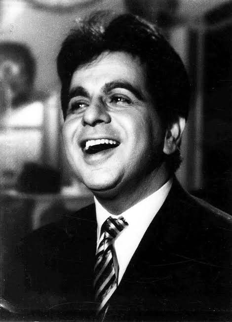 Dilip Kumar, born Muhammad... - Live Gujarat - લાઇવ ગુજરાત | Facebook