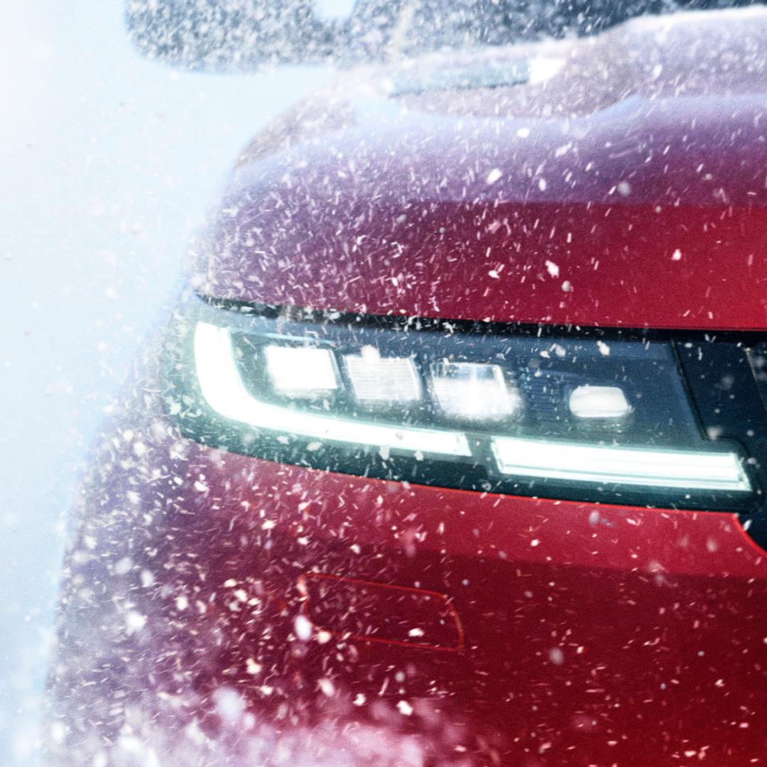 The powerful New Range Rover Sport... - Land Rover Waterloo