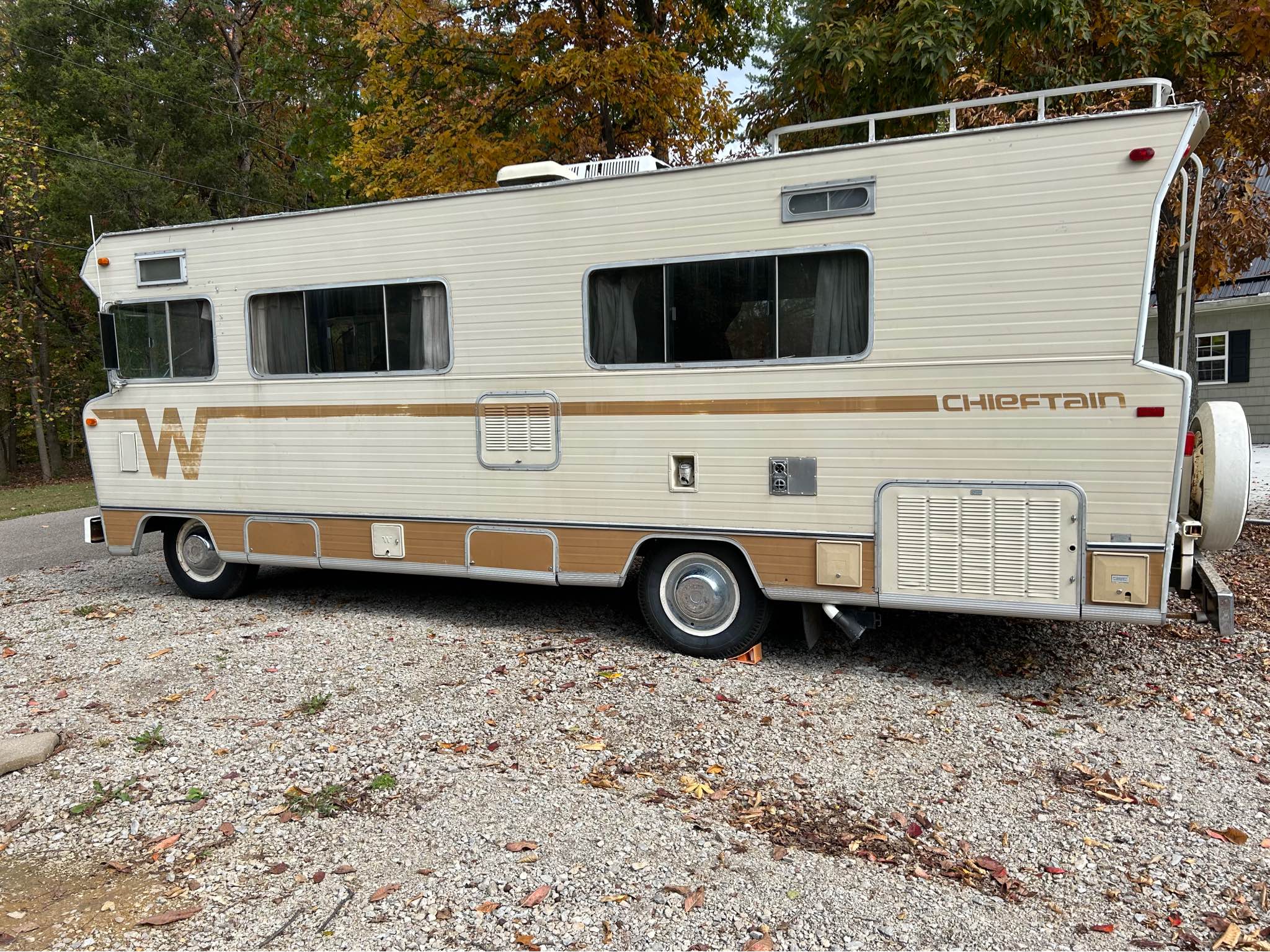 1973 Winnebago Chieftain - RVs & Campers - Nineveh, Indiana 
