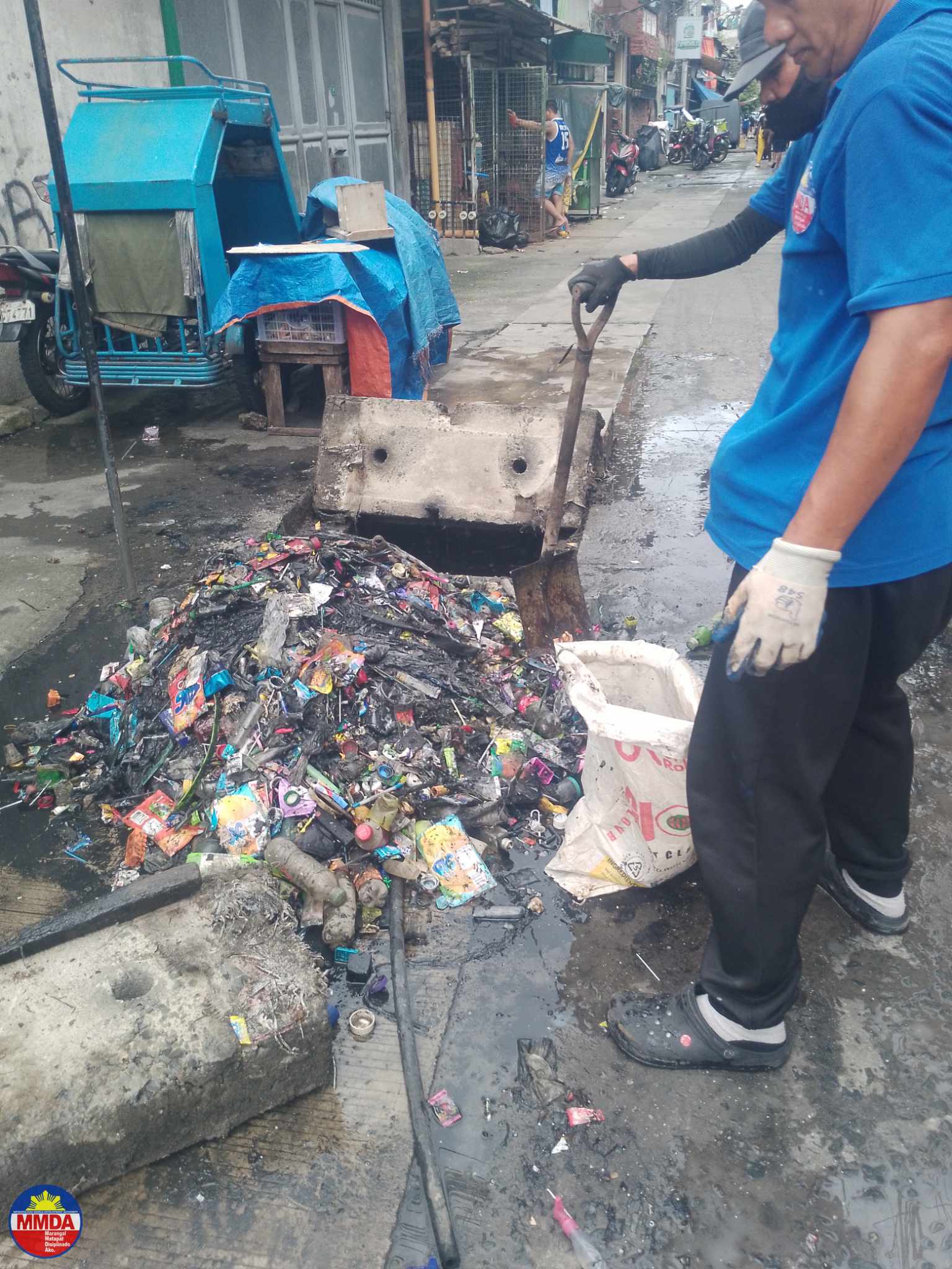 MMDA - Sa patuloy na declogging operations ng MMDA, basura...