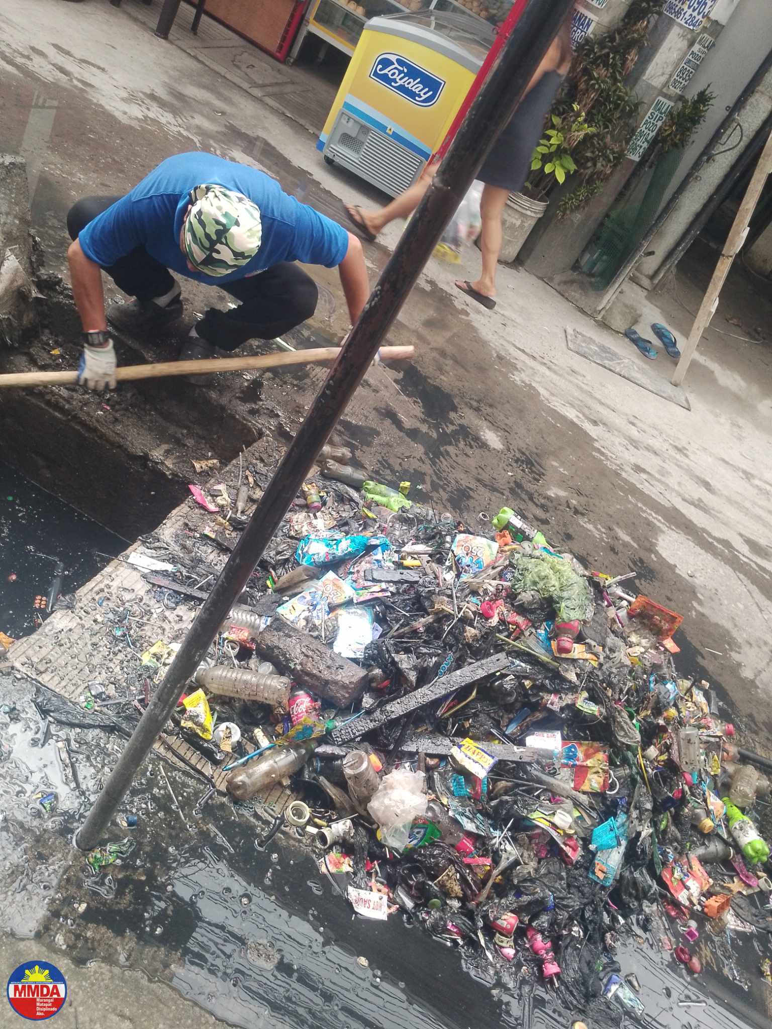 MMDA - Sa patuloy na declogging operations ng MMDA, basura...