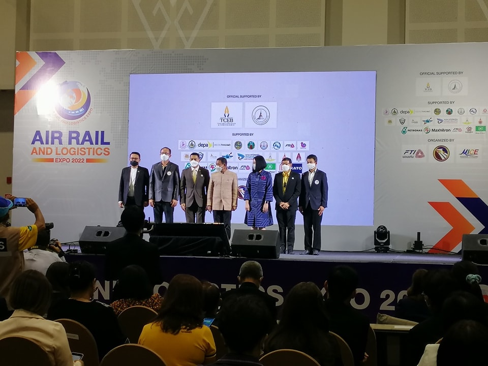 ภาพบรรยากาศพิธีเปิ... - MoveMax โปรแกรมบริหารธุรกิจขนส่งสินค้า | Facebook