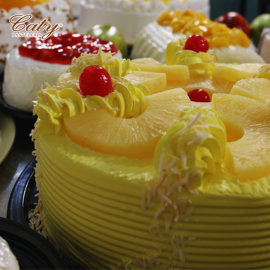 Caty Pastelería - Nuestro Pastel Piña Colada con su receta... | Facebook