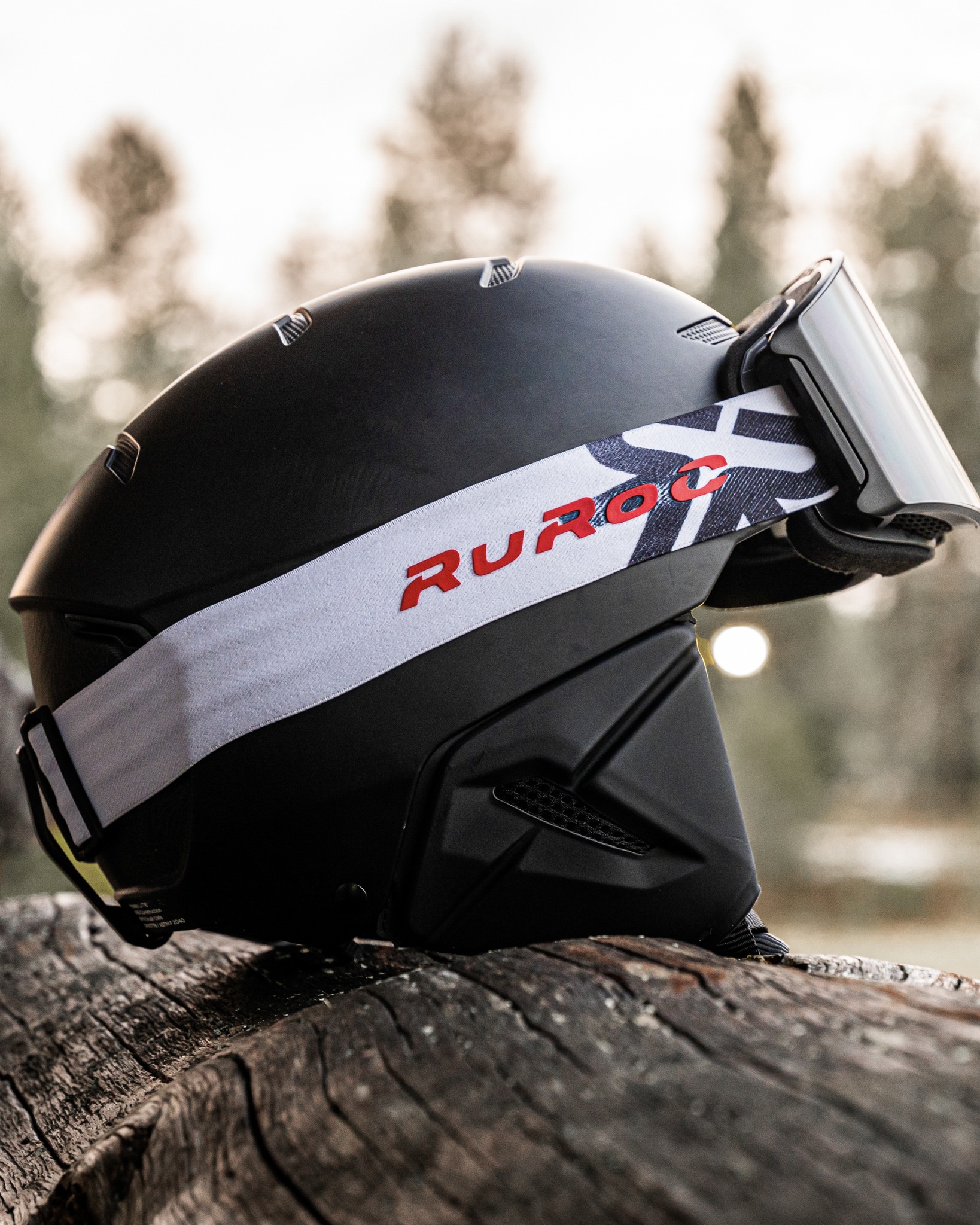 Introducing the RG1-DX Ghost. Built for skiing and snowboarding