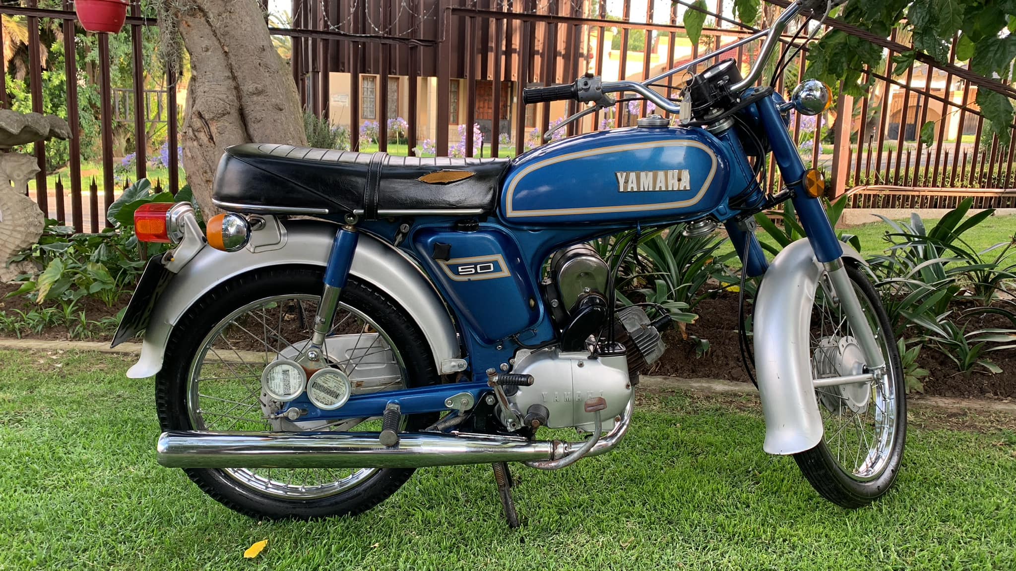 YAMAHA YB50 Restoration Abandoned Old Rusty Motorcycle YAMAHA YB50 