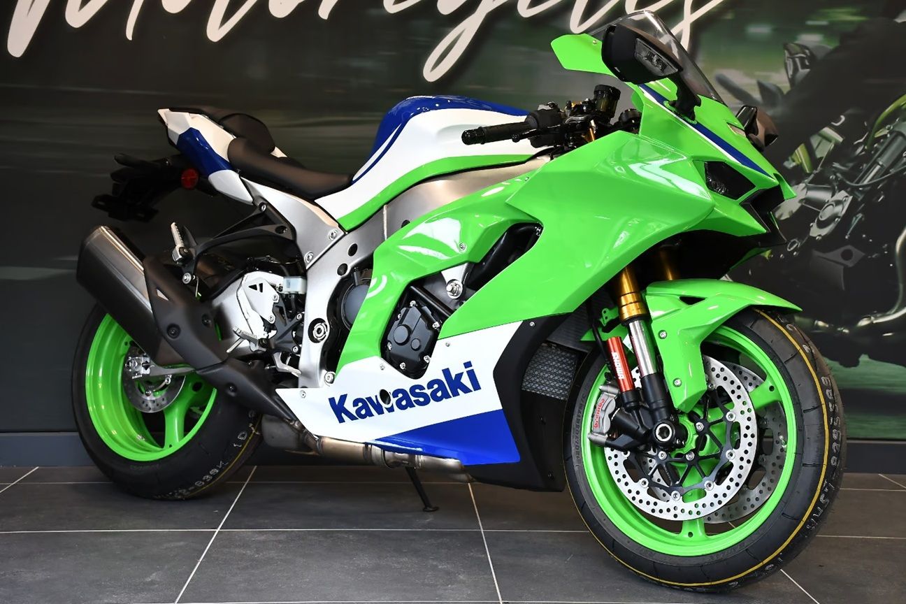 Kawasaki NINJA ZX-10R 40TH ANNIVERSARY EDITION - SAVE £5,350🔥 You
