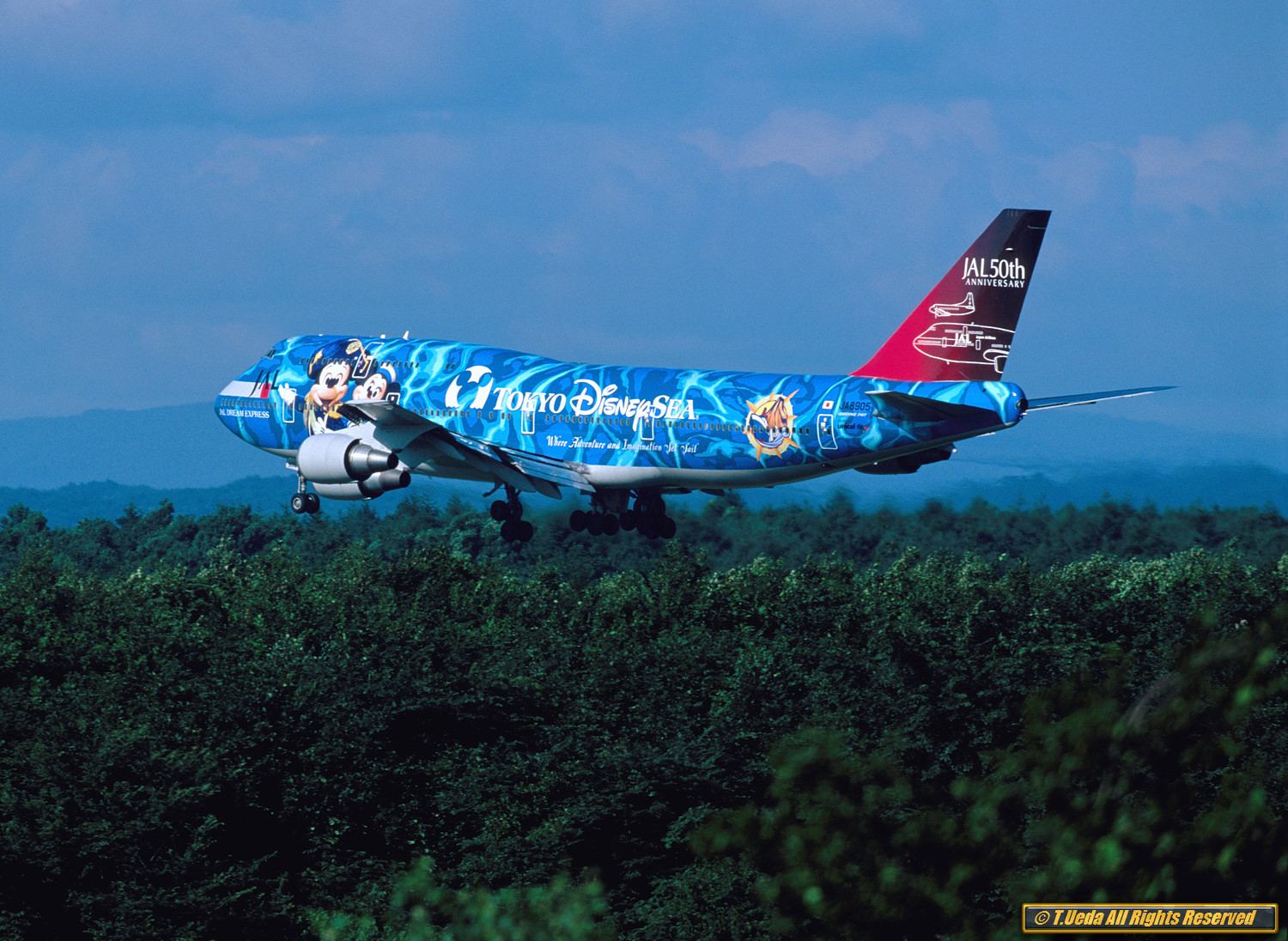 From our Top 5 with a classic shot of a JAL #Boeing 747-446D in a 