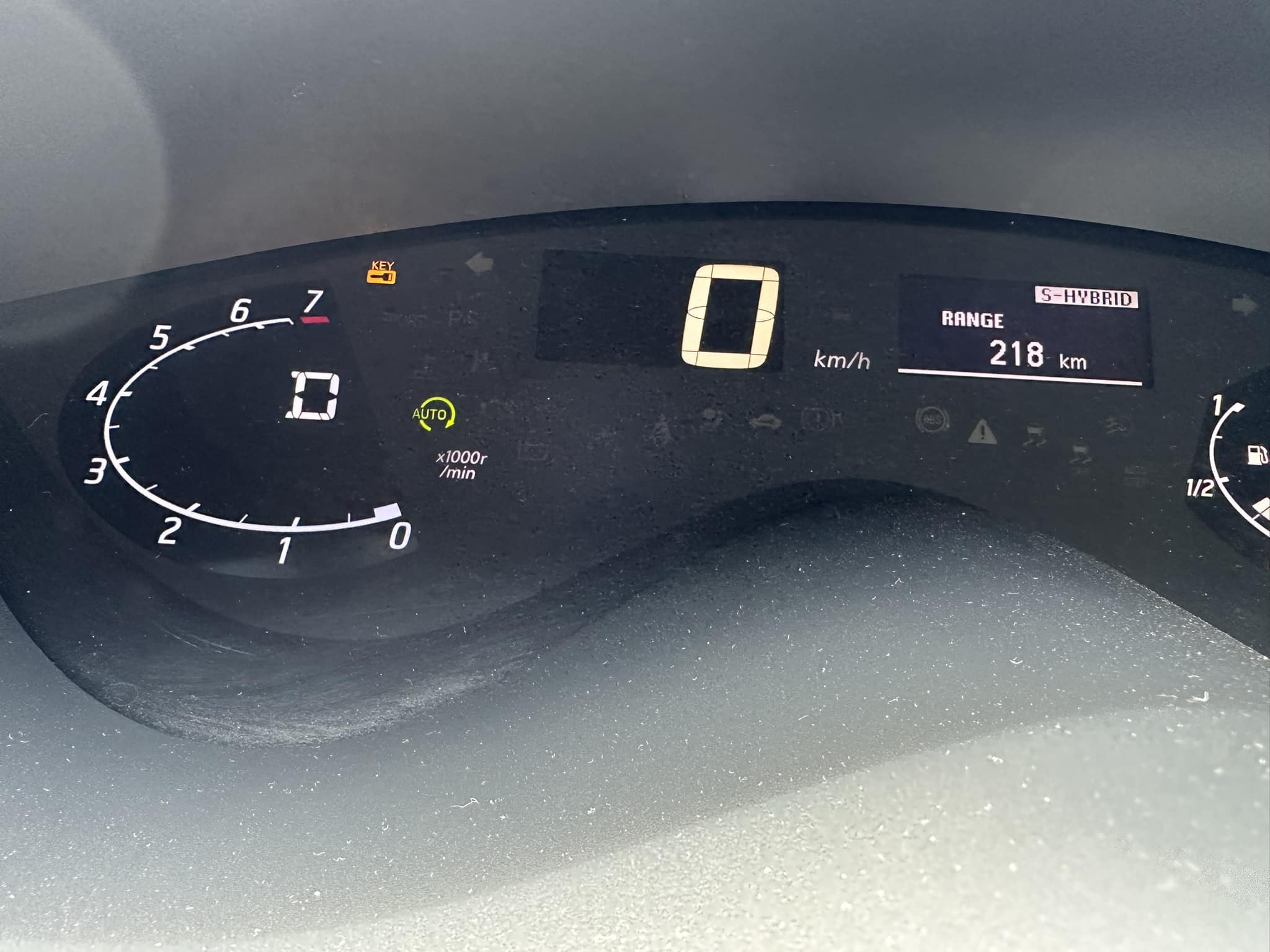 My serena showing key yellow light and refusing to start. C25/26