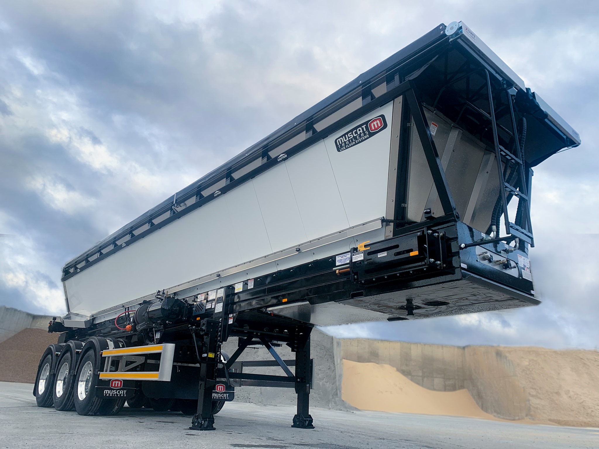 Muscat Trailers - Yet another Live Bottom Trailer ready to... | Facebook