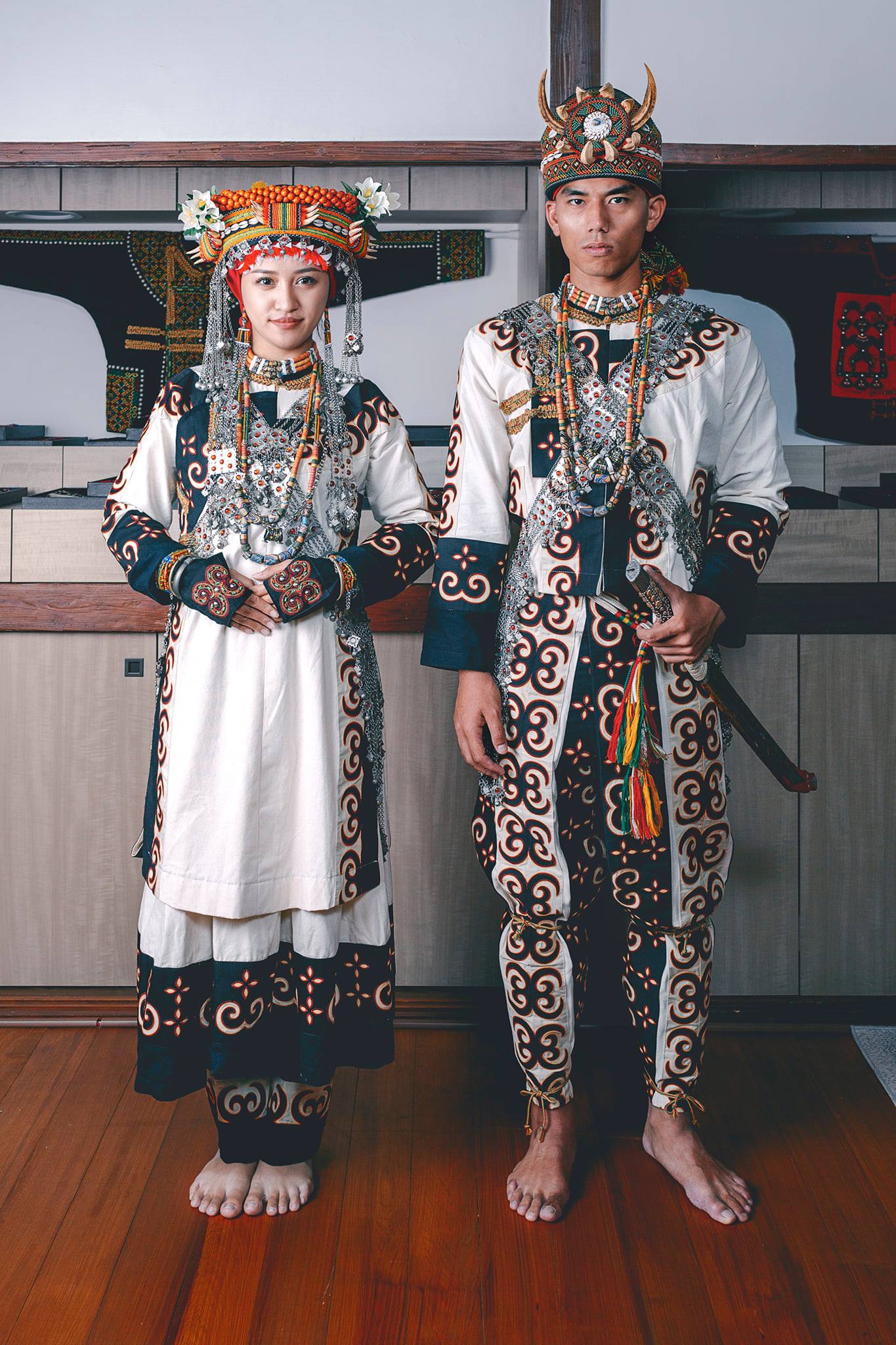 皓｜暗室微光 - 貼布繡讓整套衣服輕巧又不失雅致 如同衣服上的蝴蝶紋一般 女Model：tu rui... | Facebook
