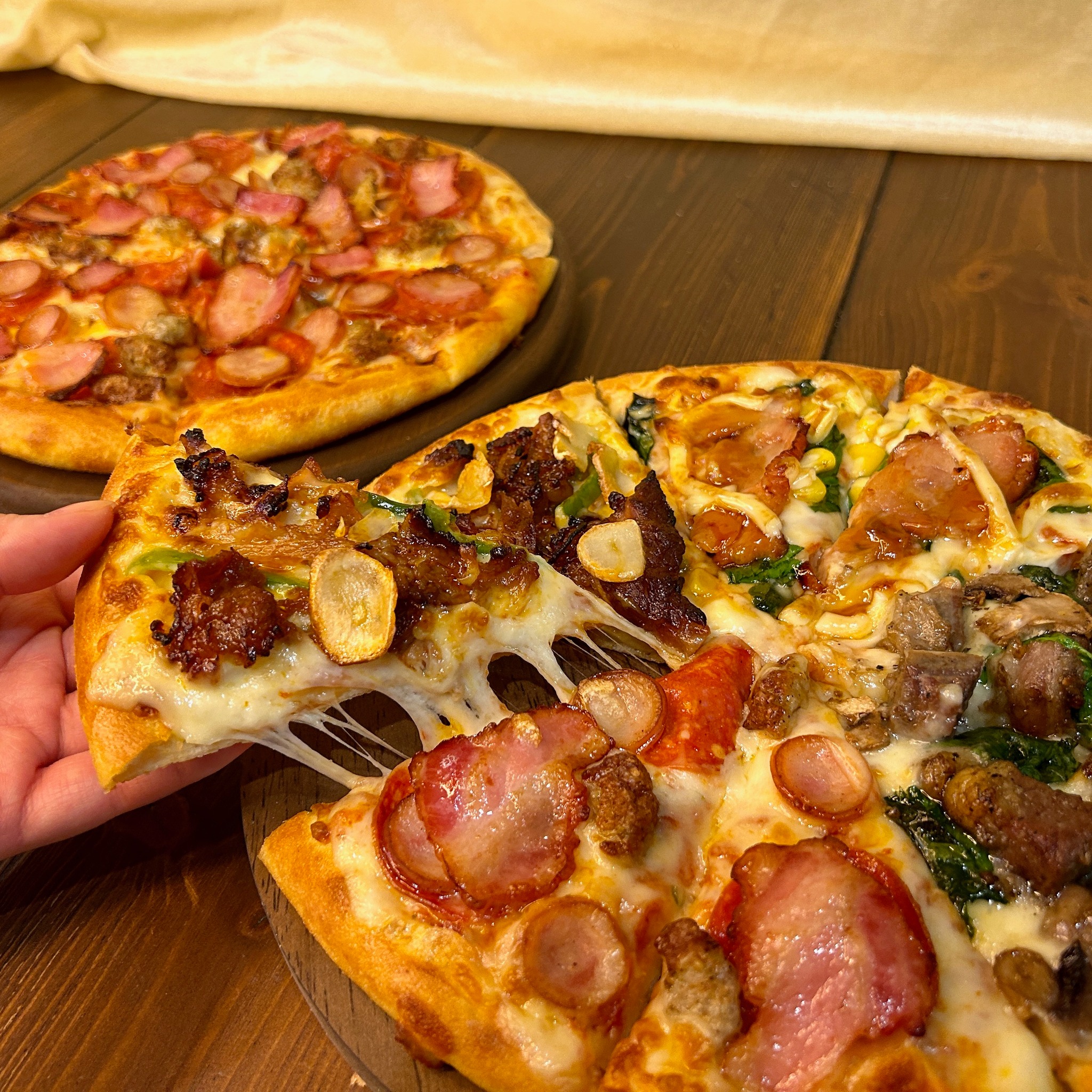 肉が好きすぎてﾏｼﾞﾑﾘなあなたへ。 #ドミノの100円ウィーク ならピザ