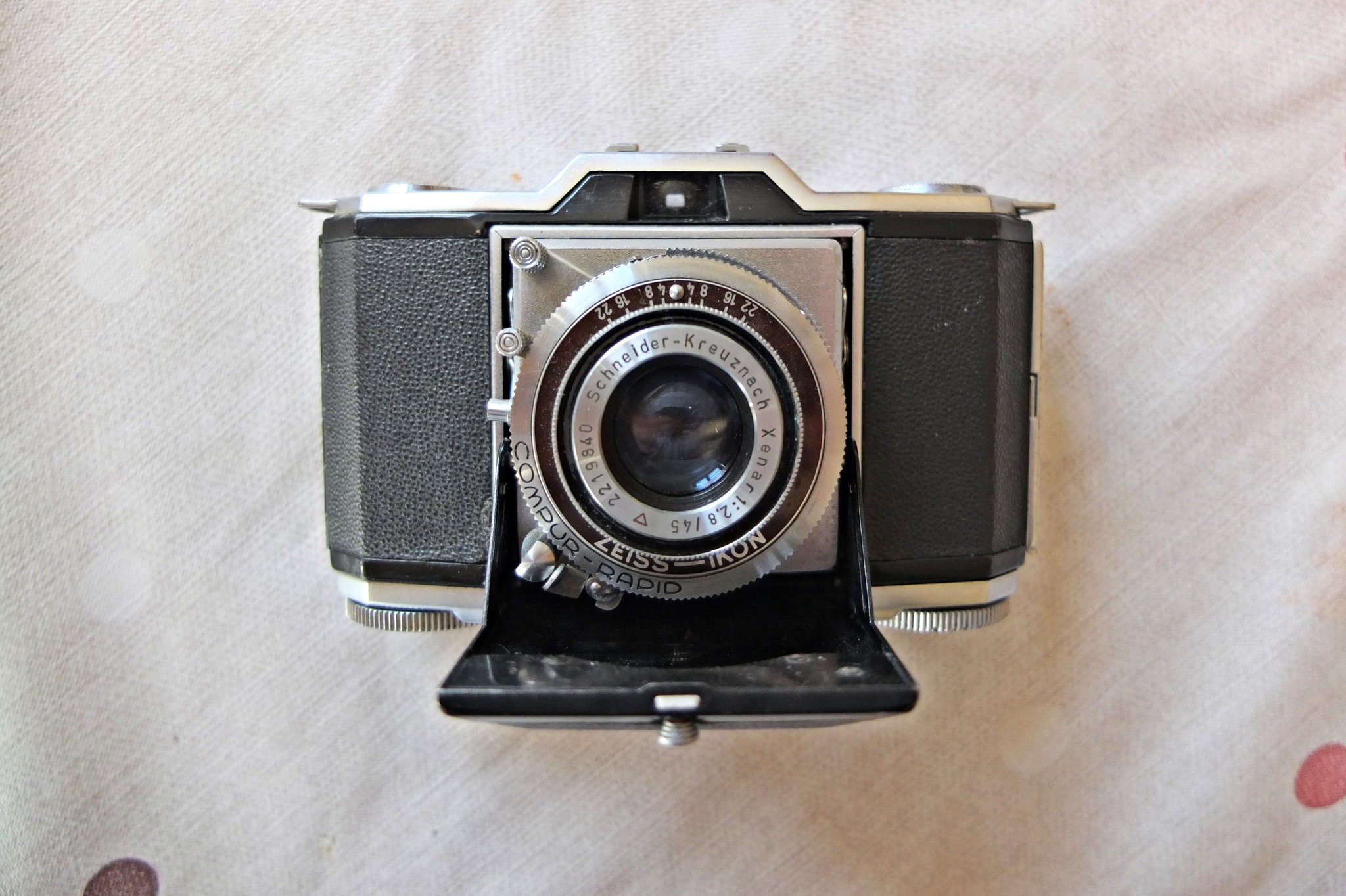 Zeiss Ikonta 520/2, Zeiss Ikon's first folder camera