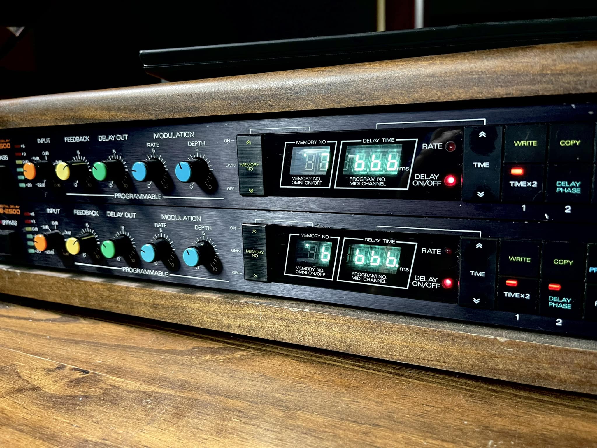 Korg DL8000R digital delay unit review and comparison