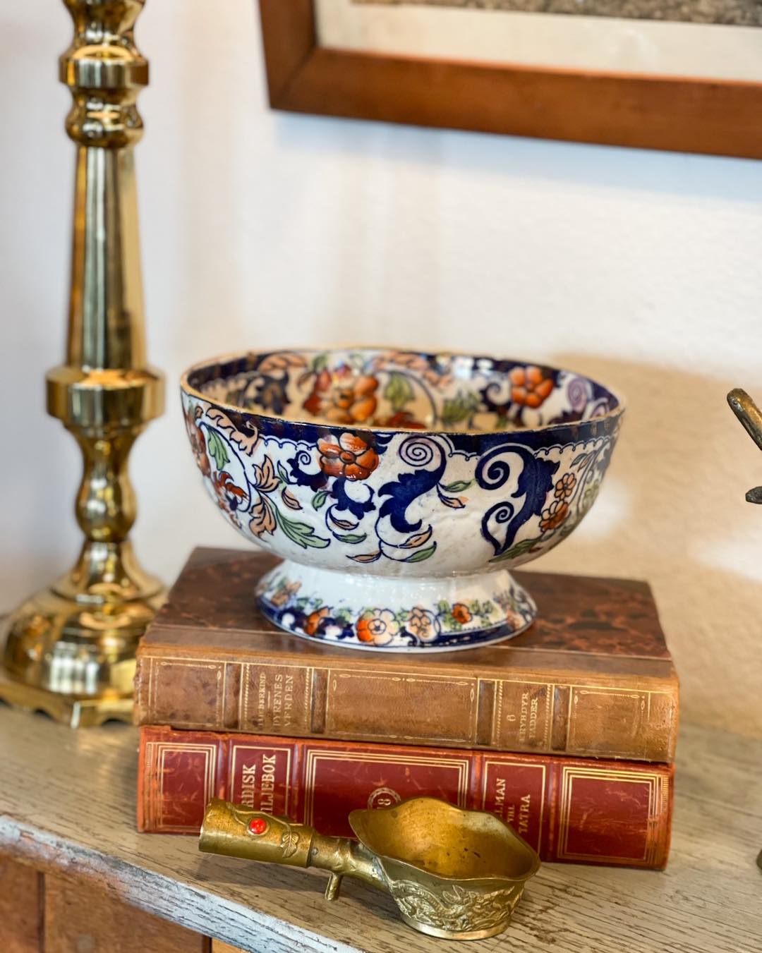 What is the age and worth of this iron stone bowl?
