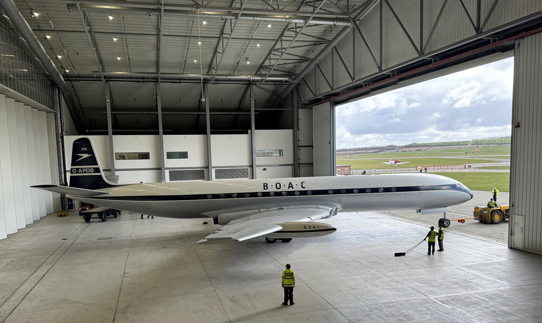 Airline - Reportedly outraged aviation historians upset by DH Comet 4 ...