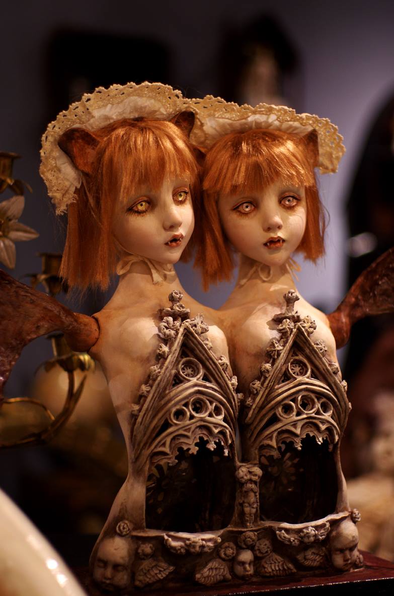 【嘆きの人形2体】 人形作家 - Bat twins 2014 Photo by Nagare Tanaka