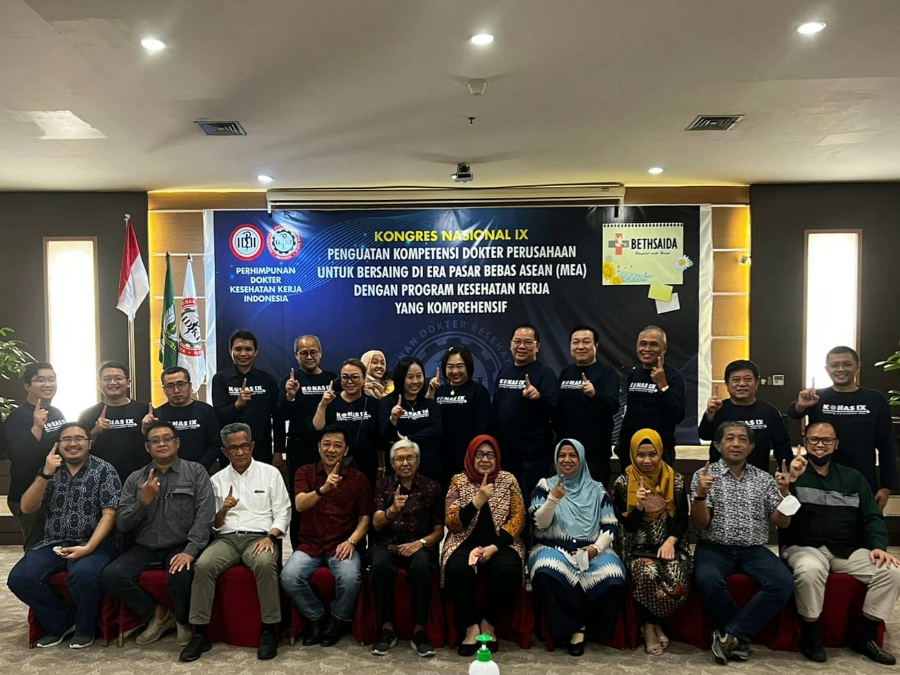 Perhimpunan... - Perhimpunan Dokter Kesehatan Kerja Indonesia