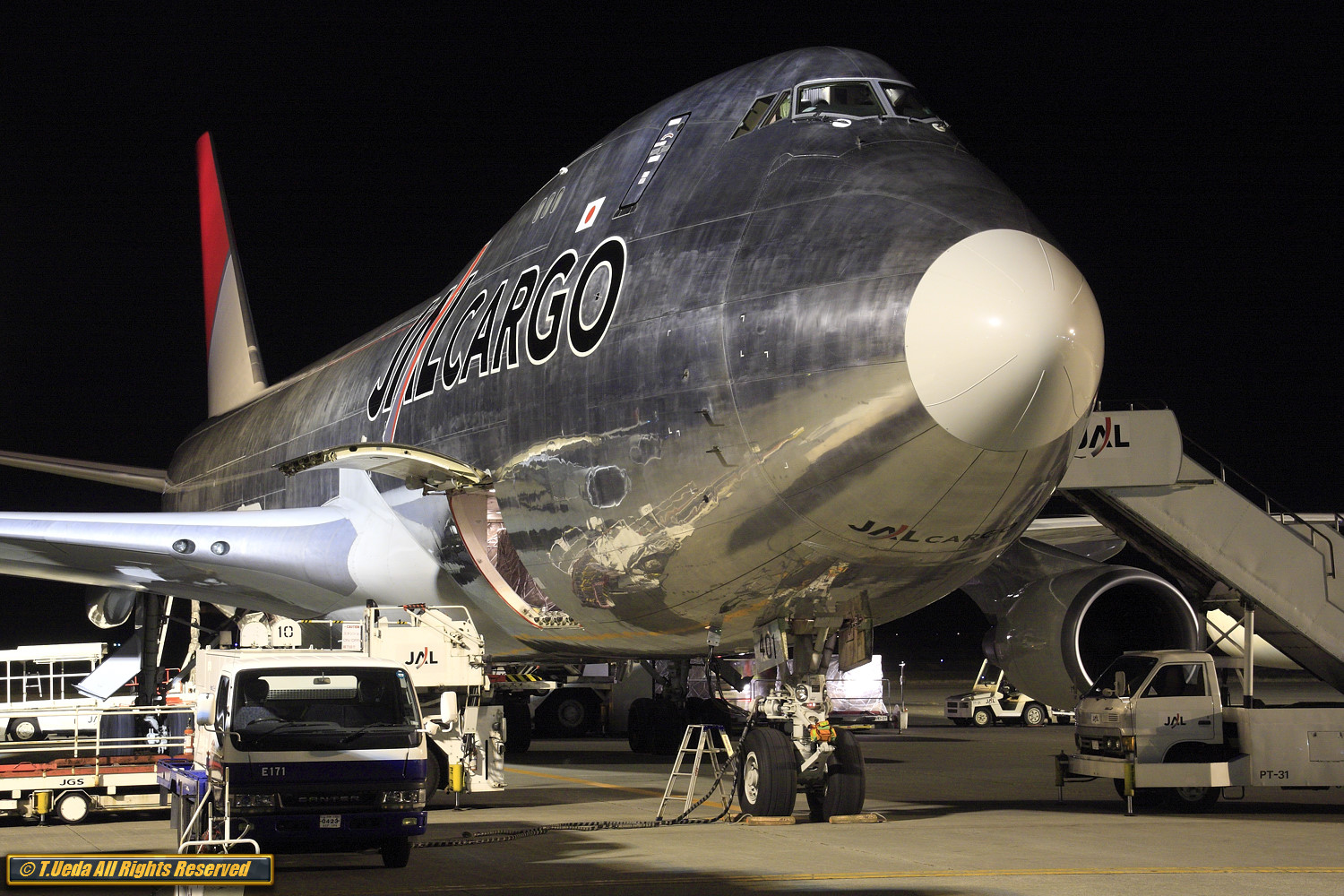 Boeing 747-446F at New Chitose Airport