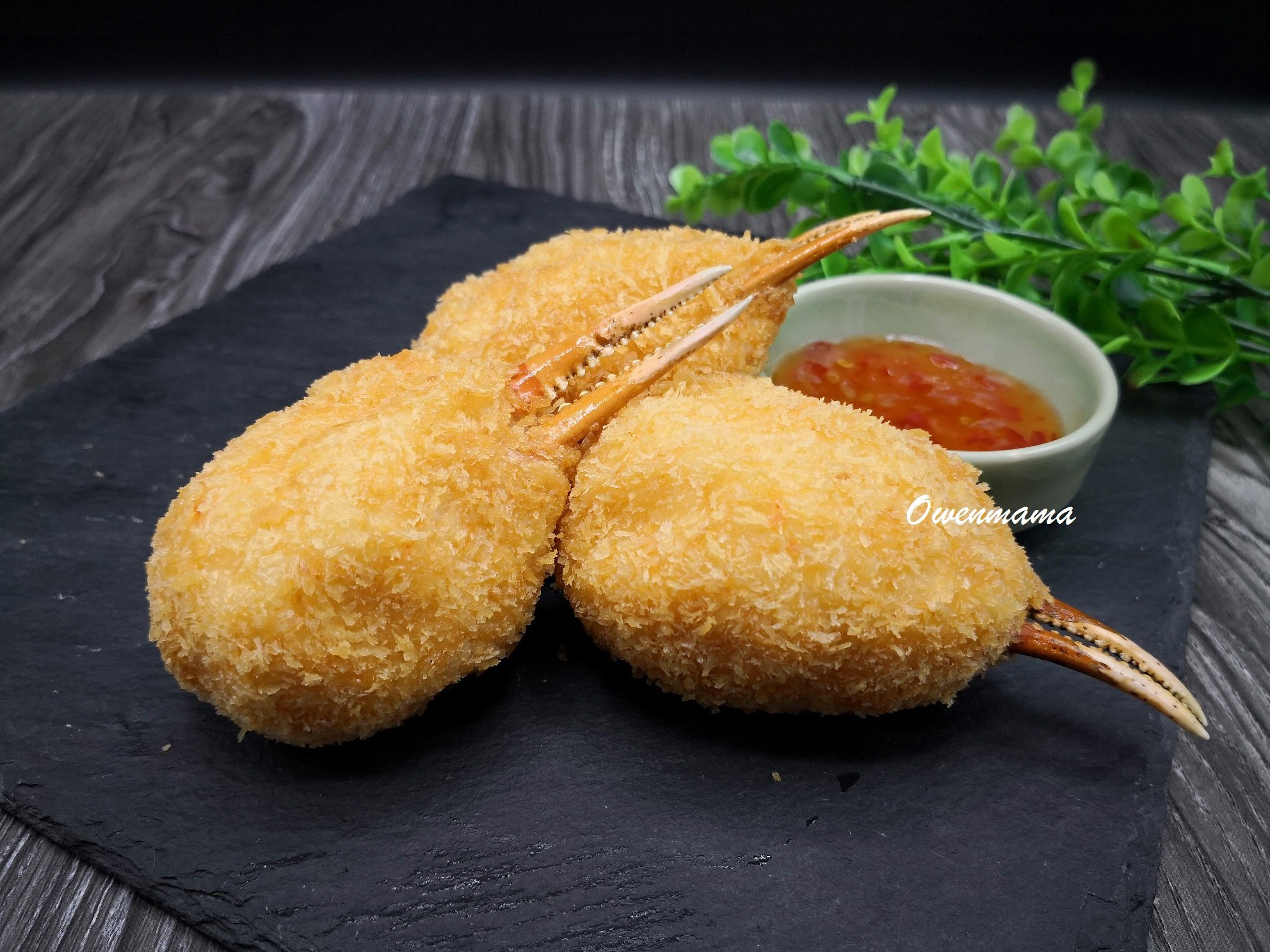 Cook1Cook - 【人氣食譜推介】#自製百花釀蟹鉗 #完整食譜在第一則的留言 聽個名就知呢個係經典酒樓菜，... | Facebook