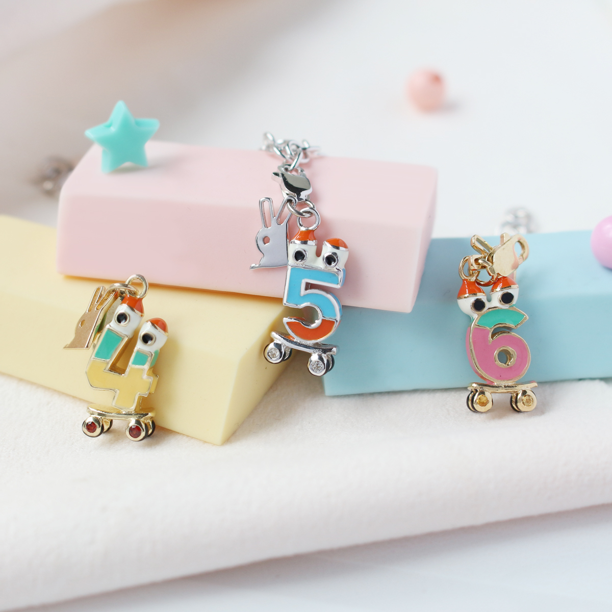 B.Narida - Charm ดีไซน์เก๋ ที่มาในแบบของคอลเลคชั่นตัวเลข... | Facebook
