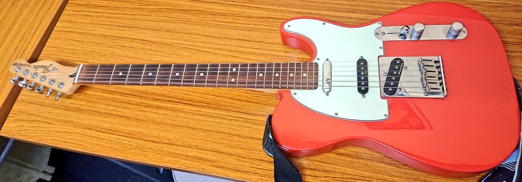 Fender Mexico Deluxe Nashville Telecaster in Fiesta Red