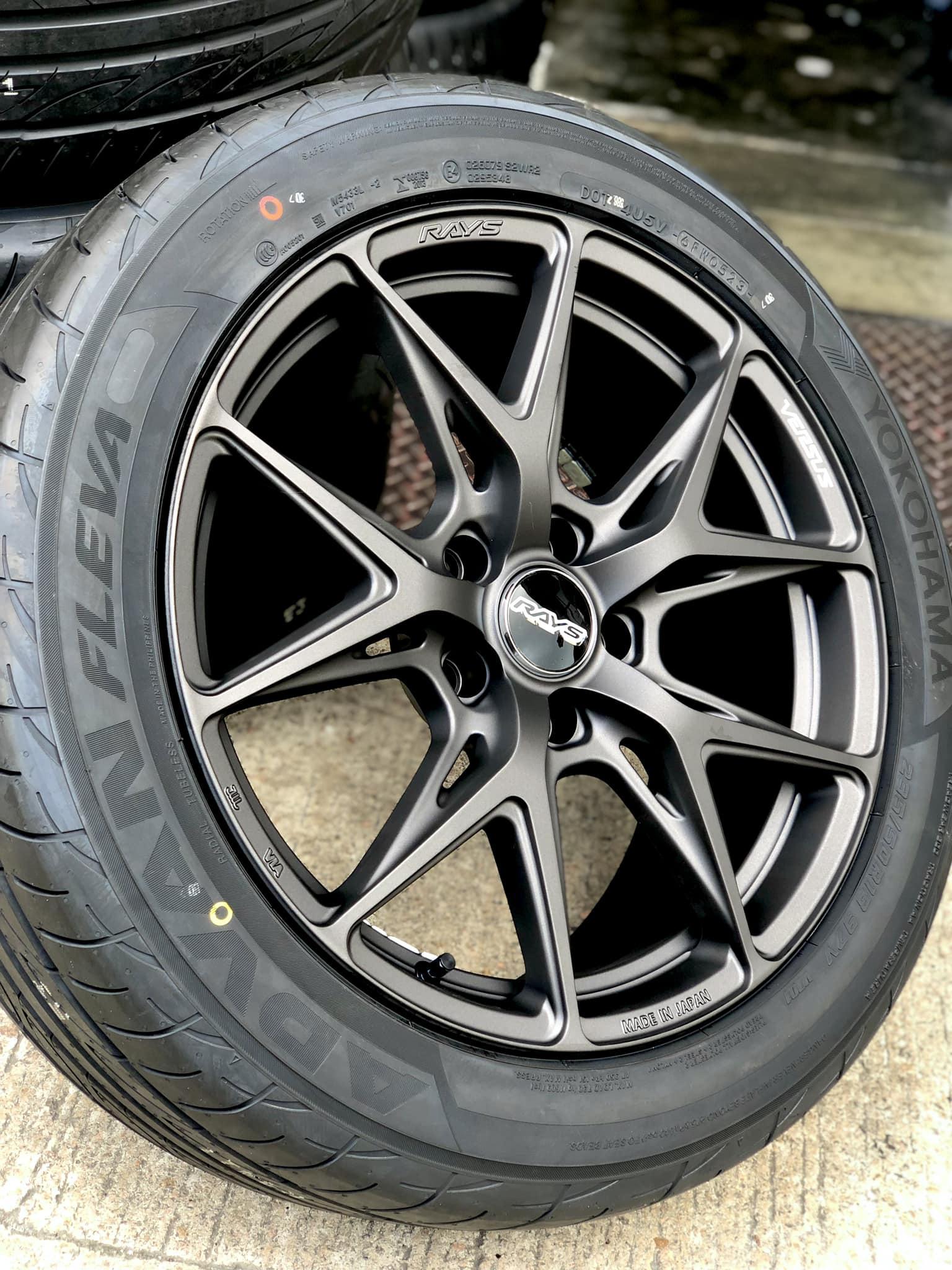 RAYS VERSUS VV21S 18X8 et38 5x114.3 Matte Super Dark Gunmetal Face